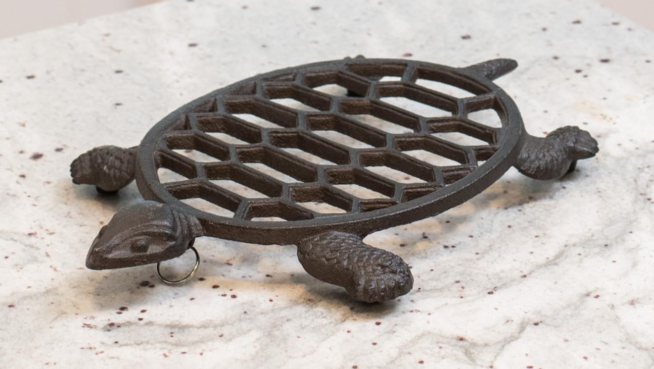 GASARÉ, Cast Iron Trivet for Hot Dishes, Pots, and Pans, Metal Trivet, Sea Turtle Design, Rubber Feet Caps, Ring