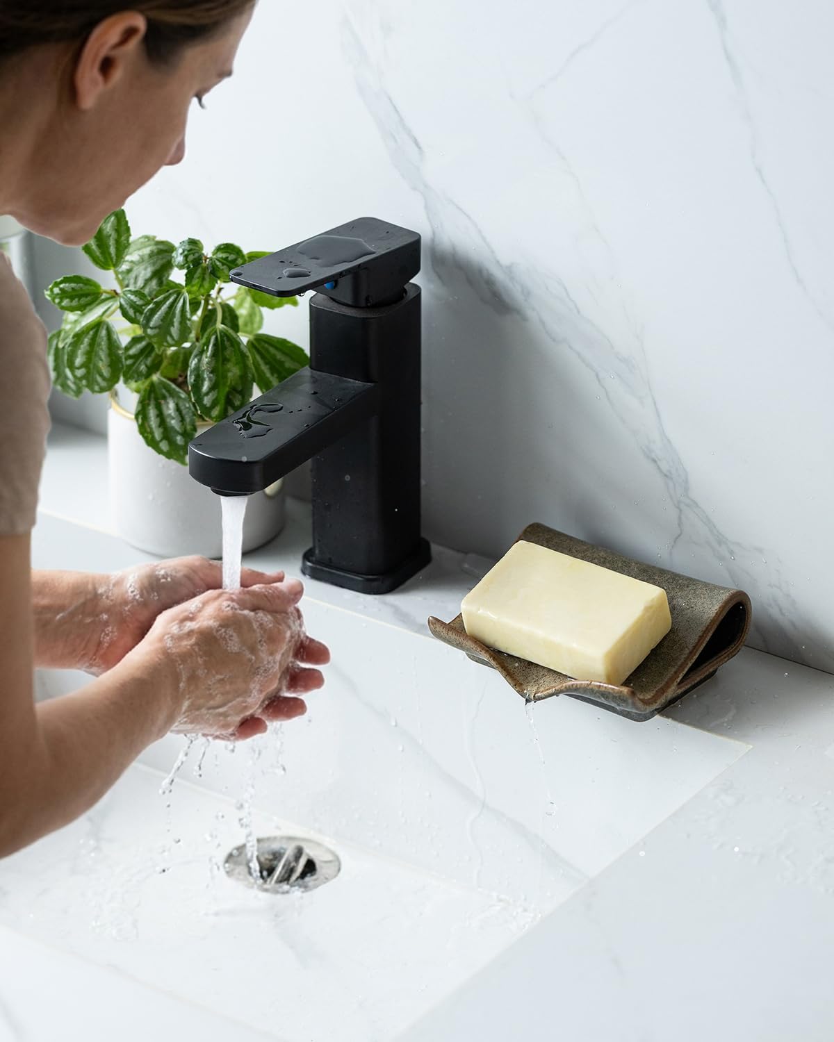 Ceramic Bar Soap Holder Waterfall Design Soap Saver / Brown