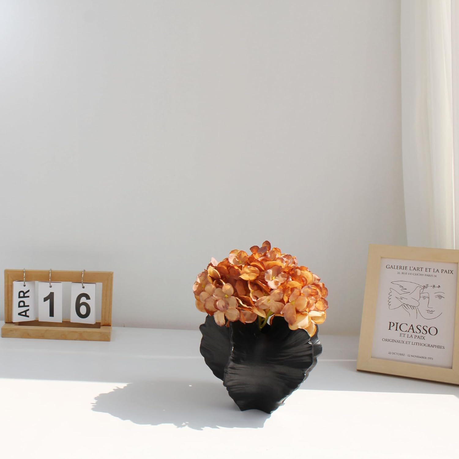Modern Art Ceramic Coral Flower Vase Home and Office Decoration Sculpture Work Bohemian / Black