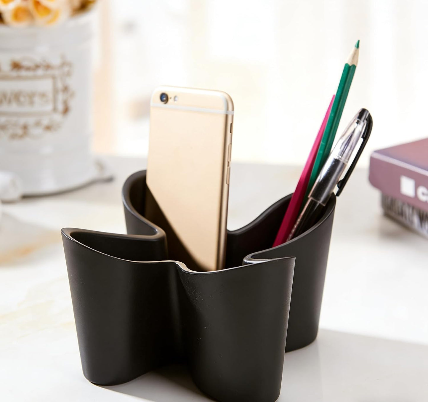 Flower Shape Remote Control Holder / Black