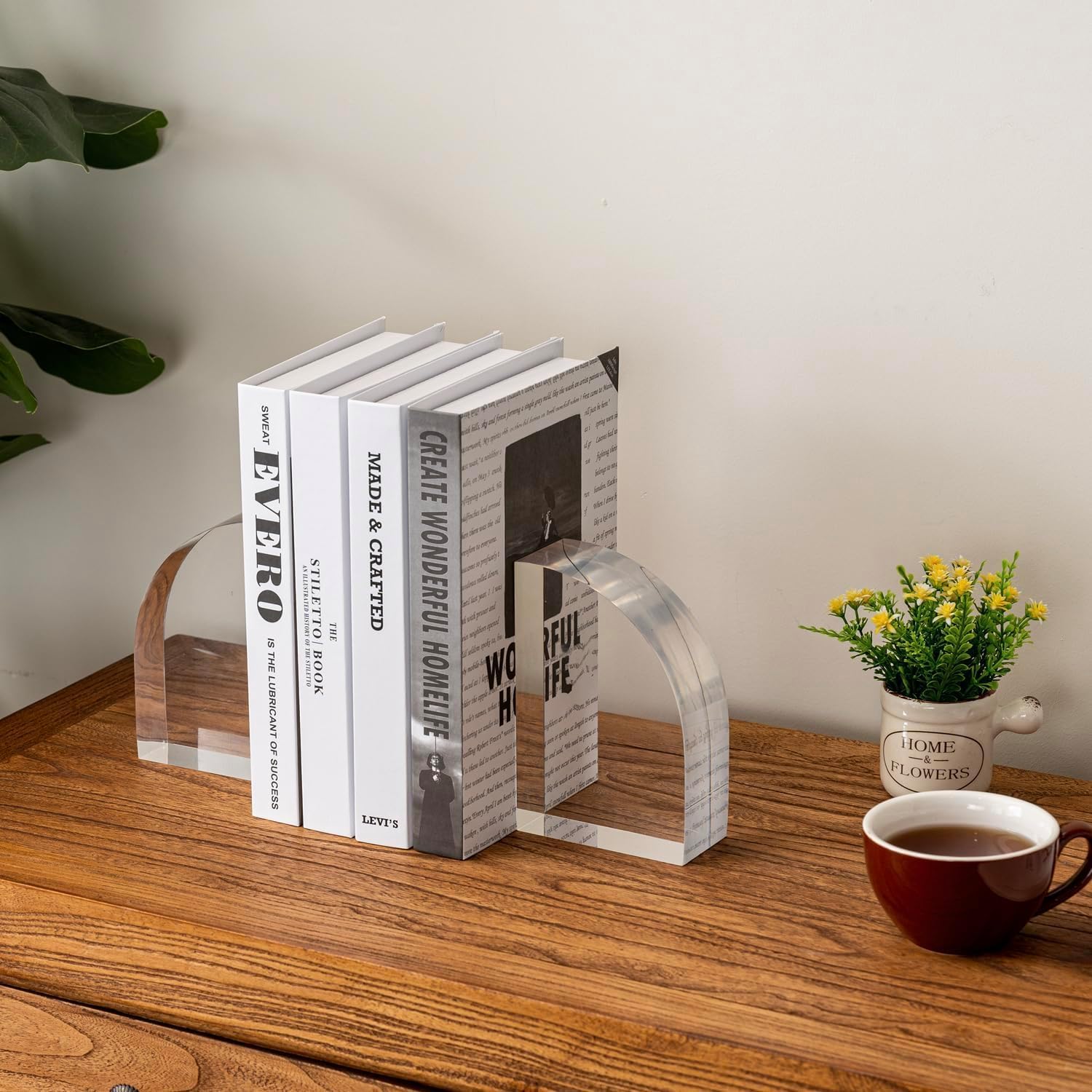 Modern Acrylic Bookends / Clear / 6 x 4 x 2