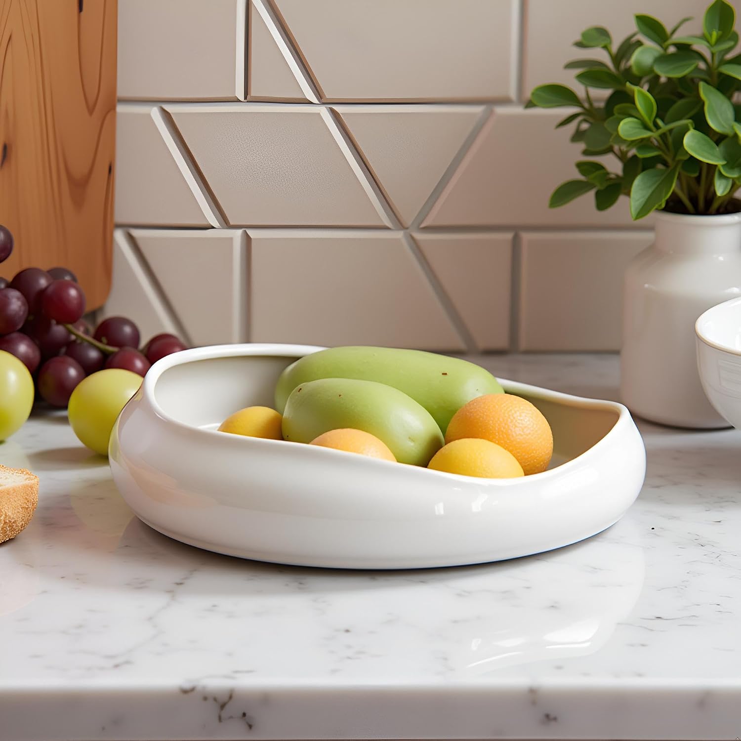 Decorative Bowl Free-Form Rim Glazed Ceramic Fruit Bowl / Off-white