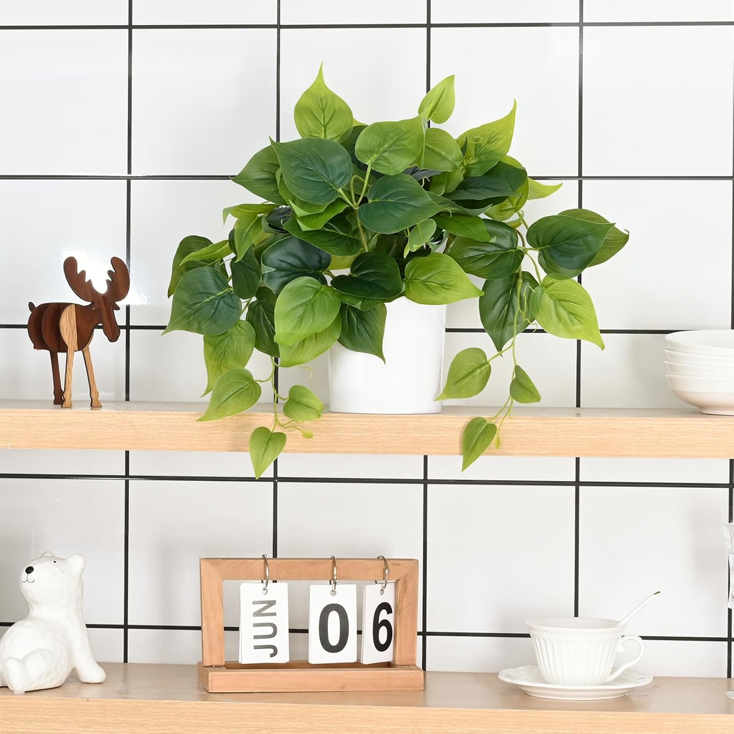 Faux Plants Indoor / White Ceramic Pot
