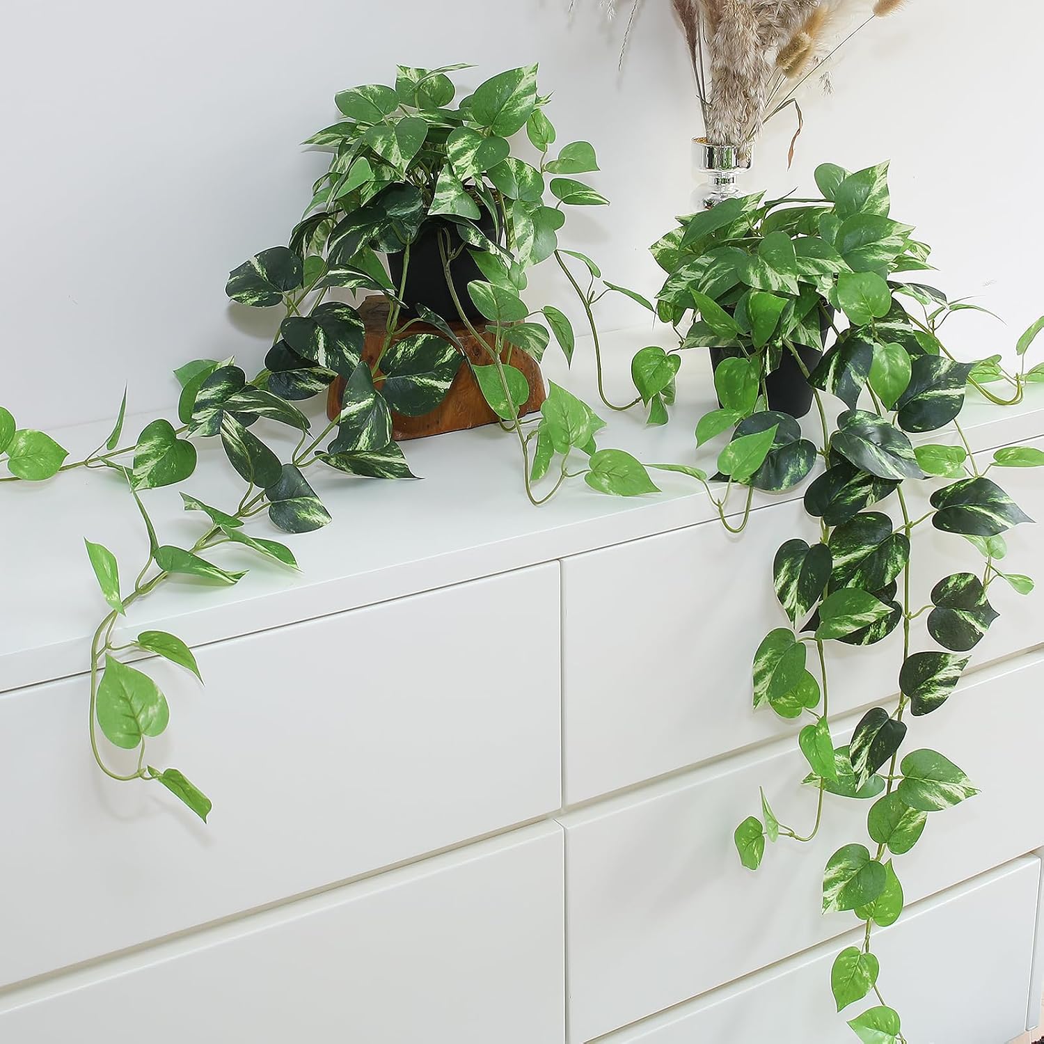 Der Rose 28" Artificial Plants Indoor, Philodendron Plant in Black Gold Pot