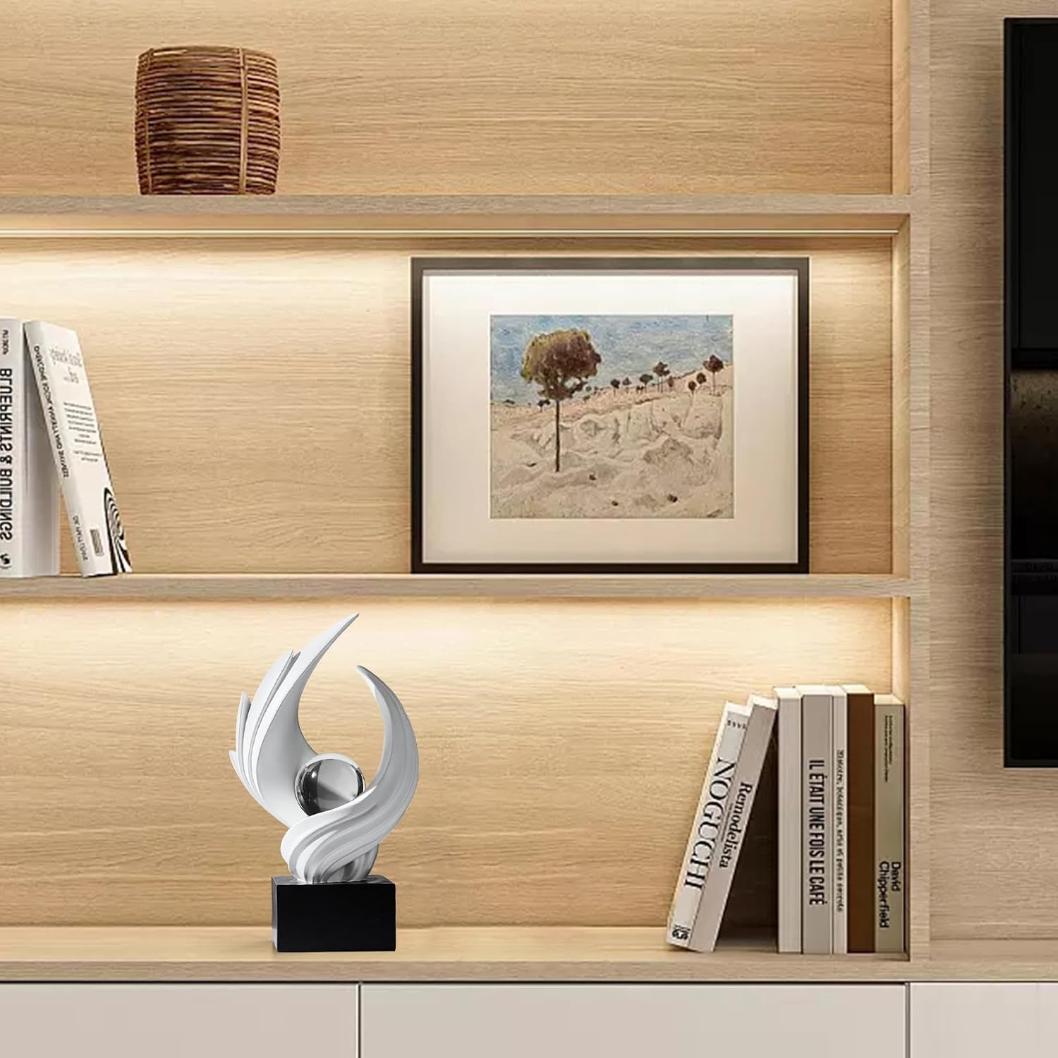 Modern Art Statue Decor / White
