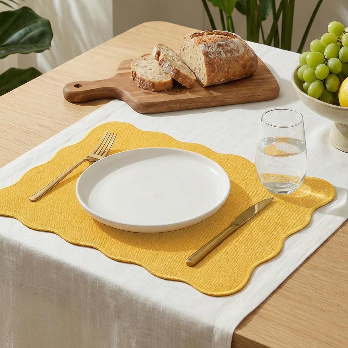 AHHFSMEI Faux Linen Placemats Set of 8 Heat Resistant Non-Slip Stain Proof Table Mats for Kitchen Dining Elegant Decor