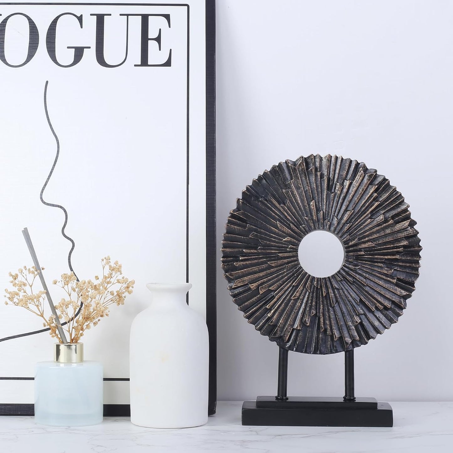 Minimalist Round Statue Above Cabinet Decor Kitchen / Black