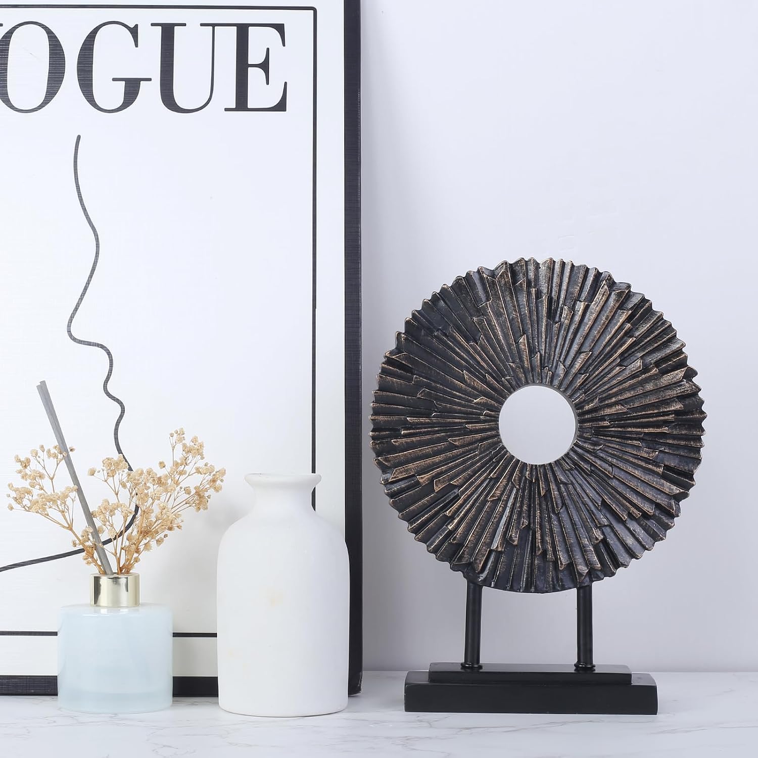 Minimalist Round Statue Above Cabinet Decor Kitchen / Black