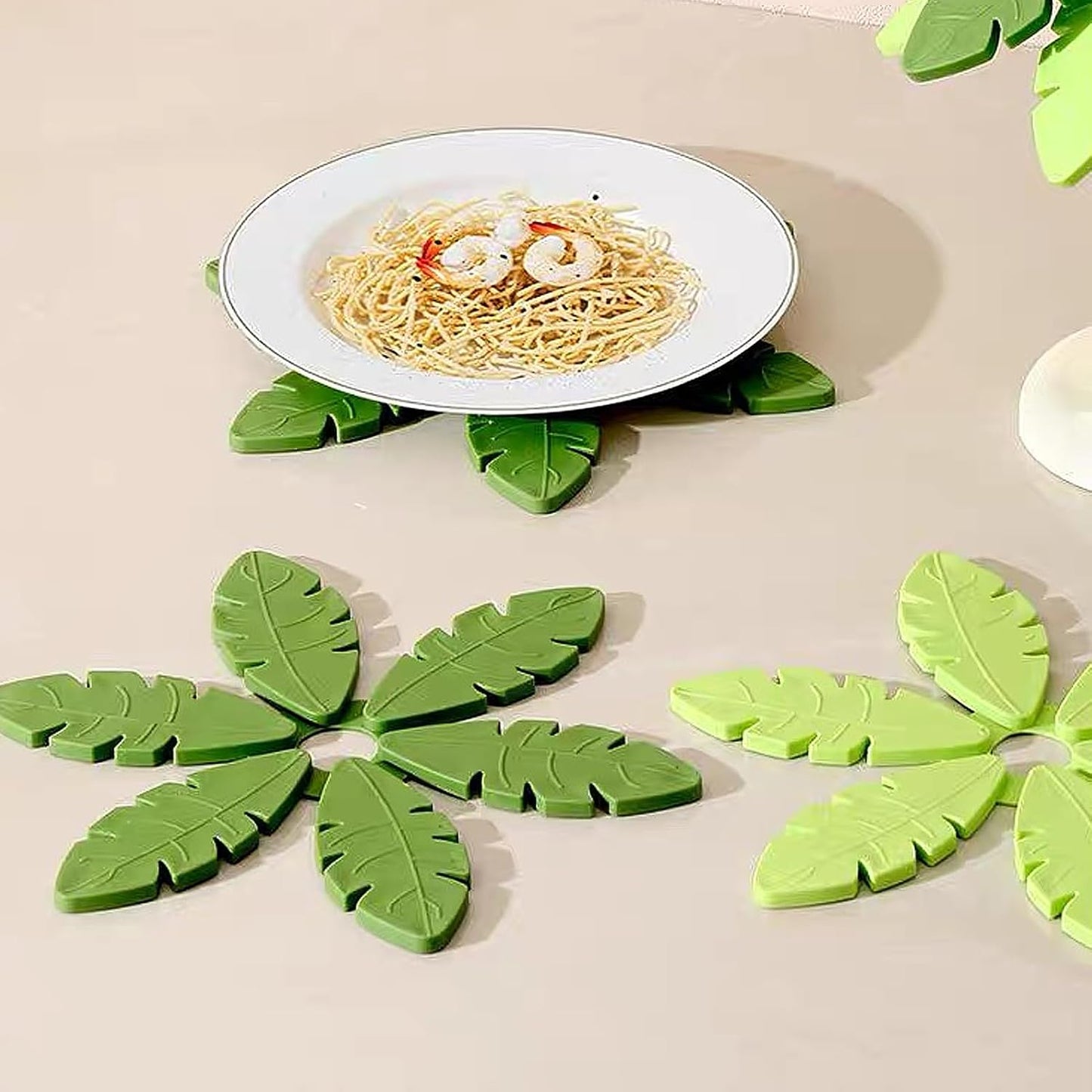 Heat Resistant Tree-Shaped Pot Holders BPA Free / Set of 4