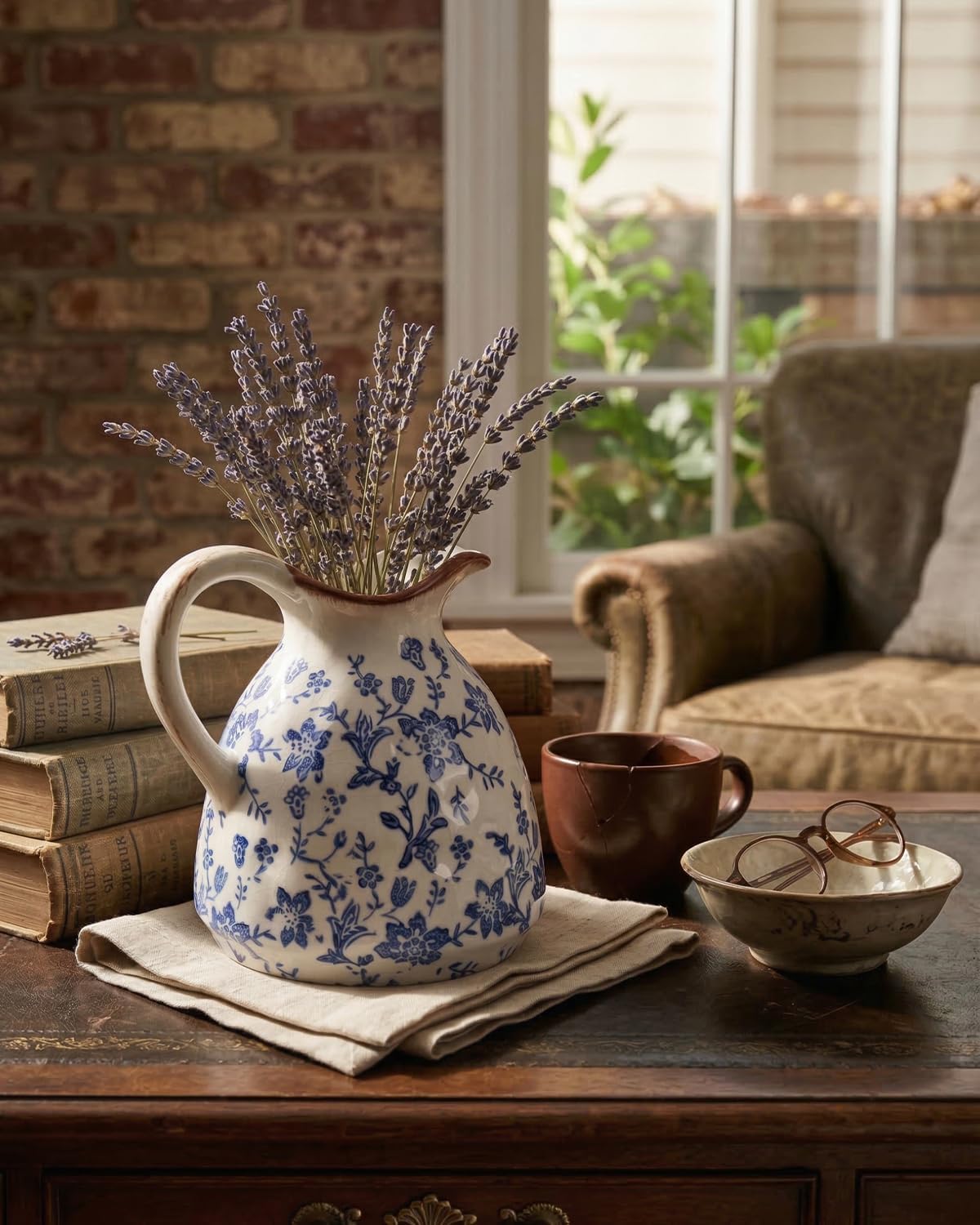 White Ceramic Vase / Blue / 7.28 Inch
