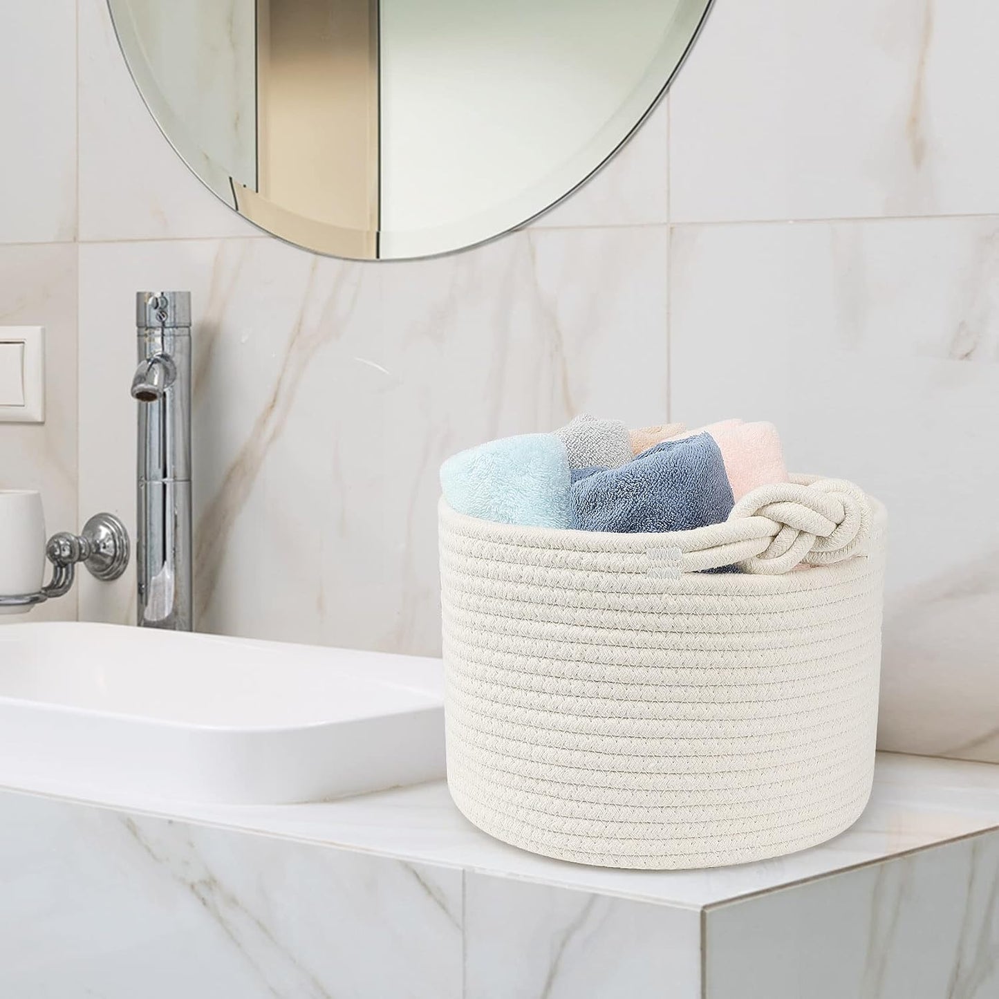 Small Woven Basket / White-a