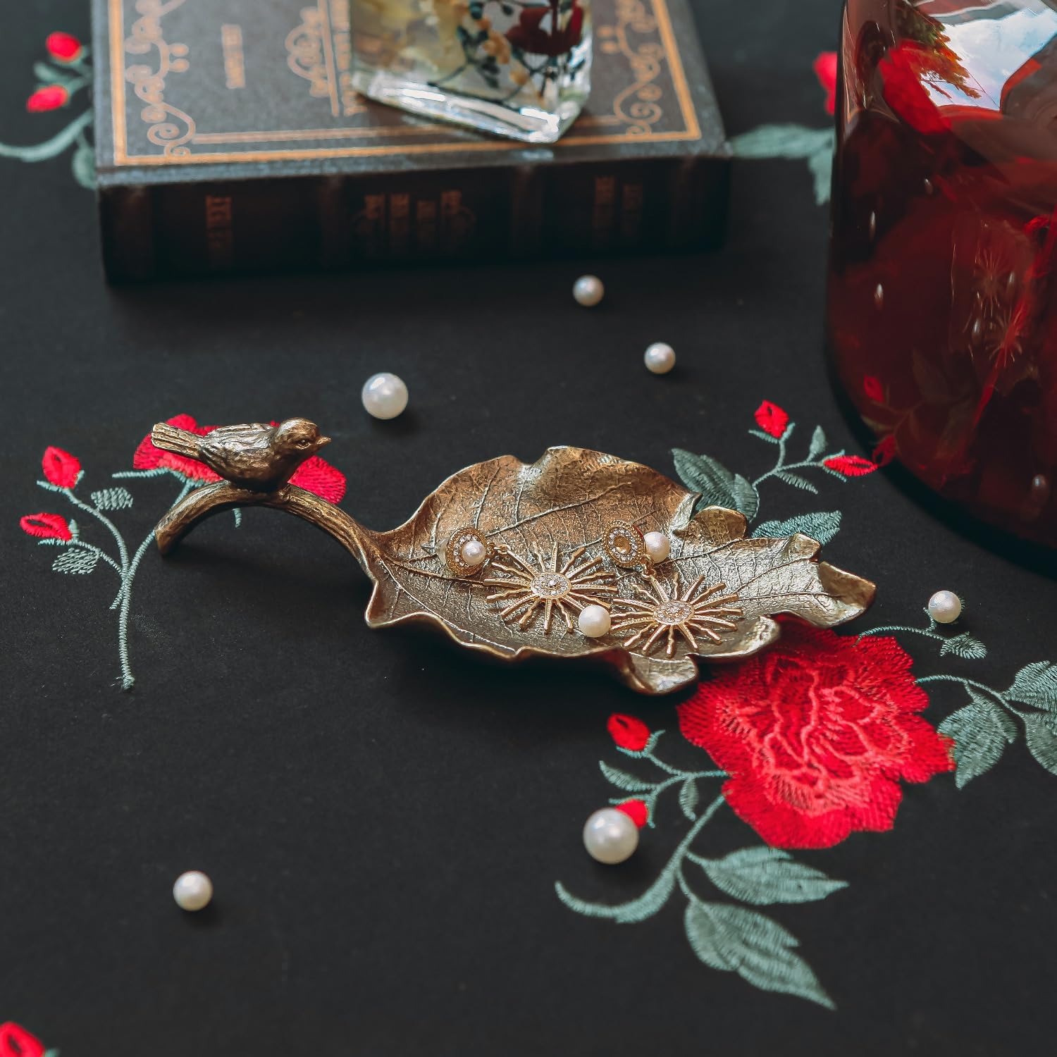 Vintage Leaf Shaped Ring Holder / Bronze