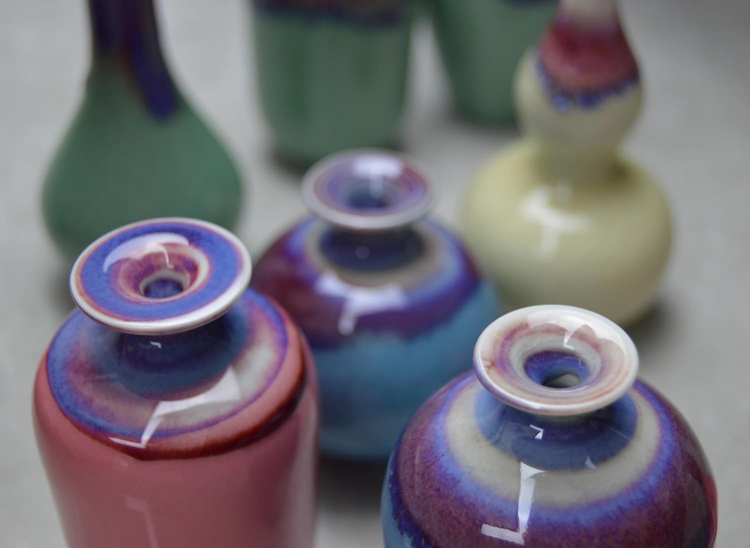 Glazed Porcelain Mini Tiny Vase Ceramic Mini Crackle Ice Pattern for Decoration / Plum, Emerald