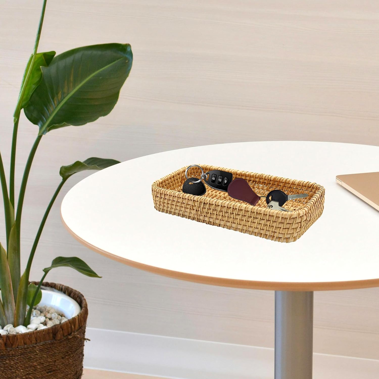 Small Rattan Serving Tray Natural Woven Decorative Serving Tray Entryway Table Basket / Brown