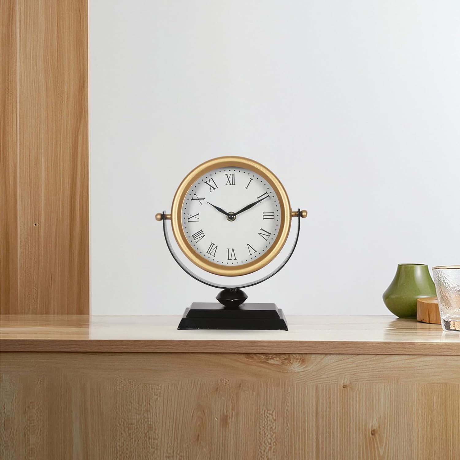 Vintage Analog Battery Operated Small Retro Mini Desk & Mantel Clock / Gold