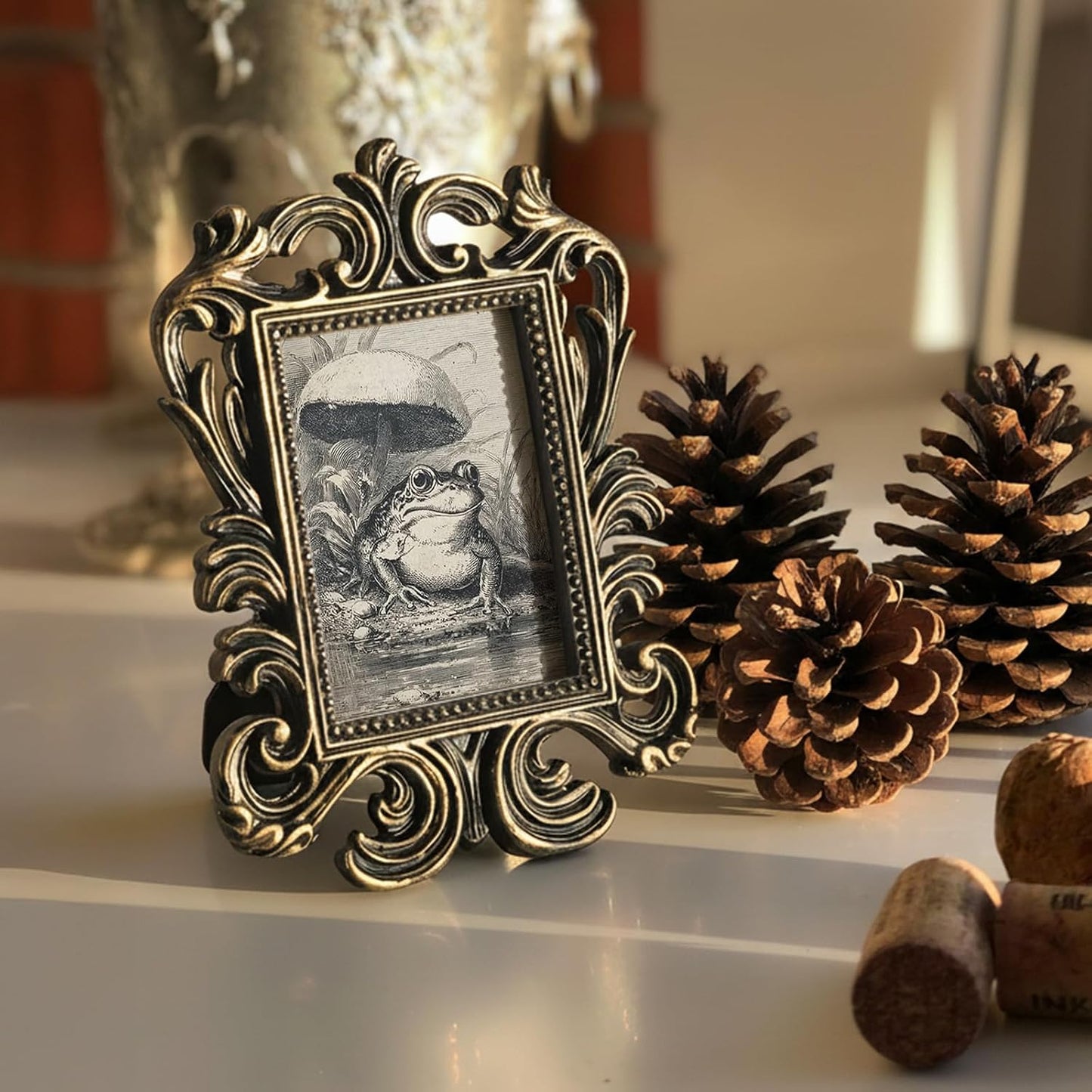 Vintage Small Picture Frame / Frog