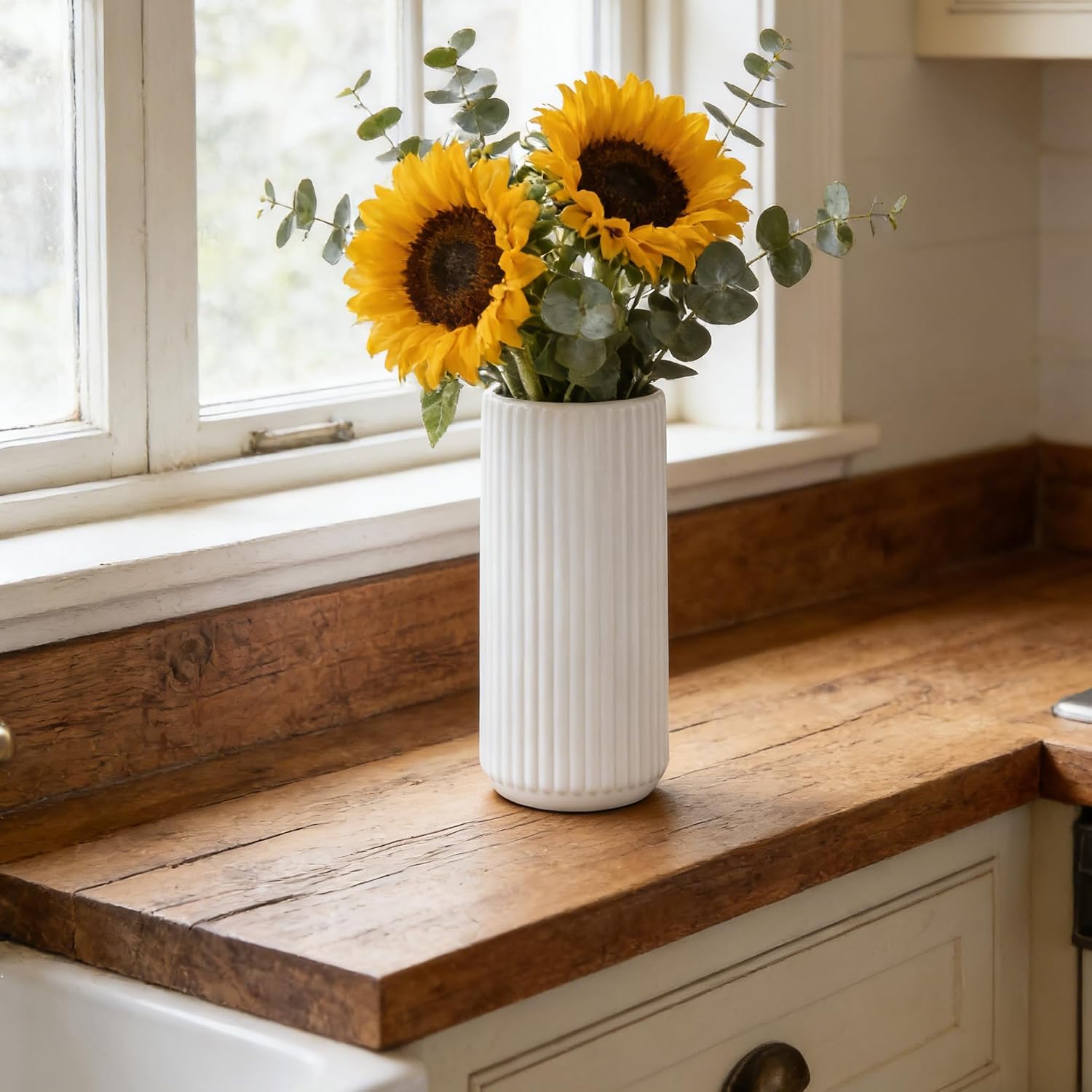 White Ceramic Flower Vase for Pampas Grass / Ceramic White / 8 Inch