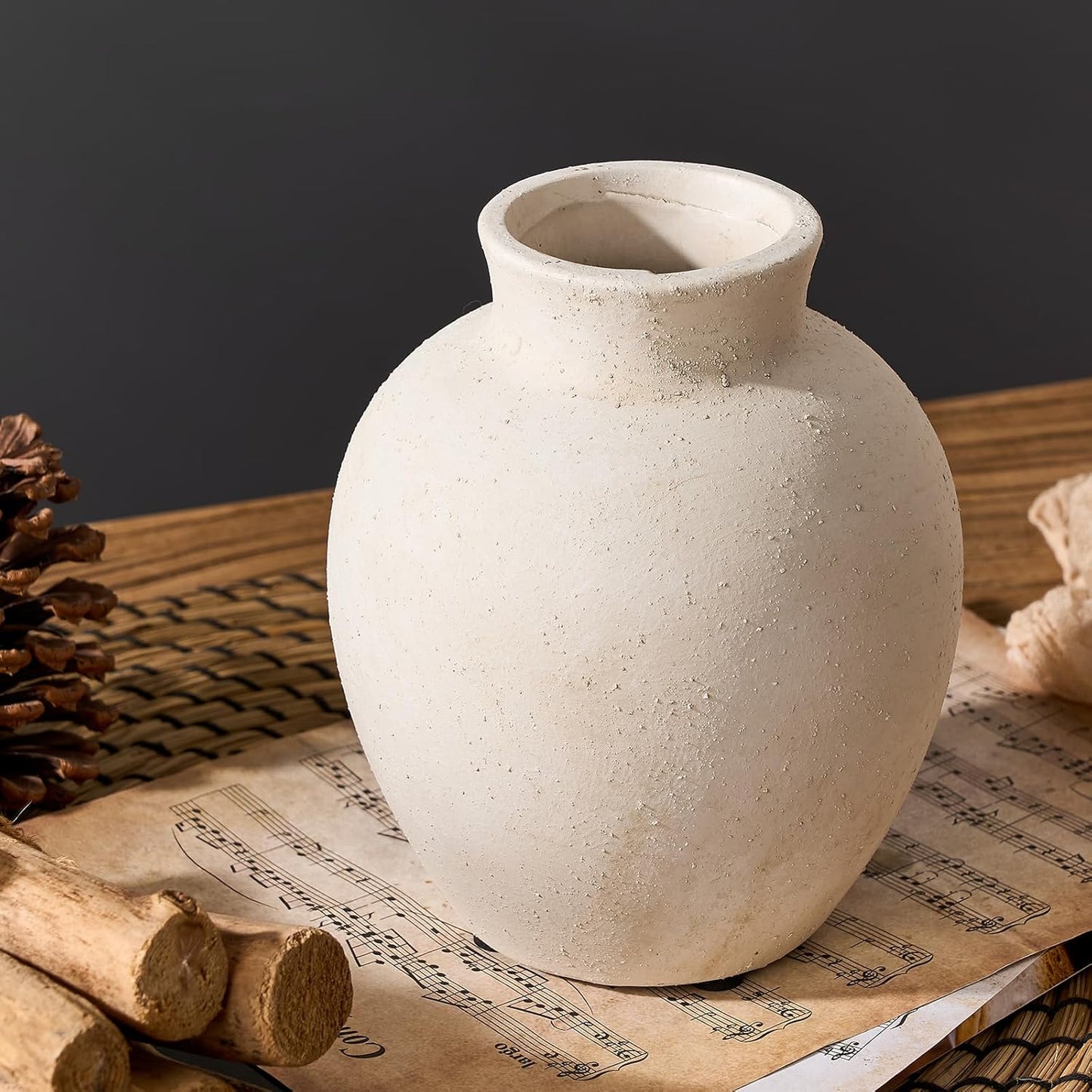 Ceramic Decorative Flower Vase / White / 6 Inch