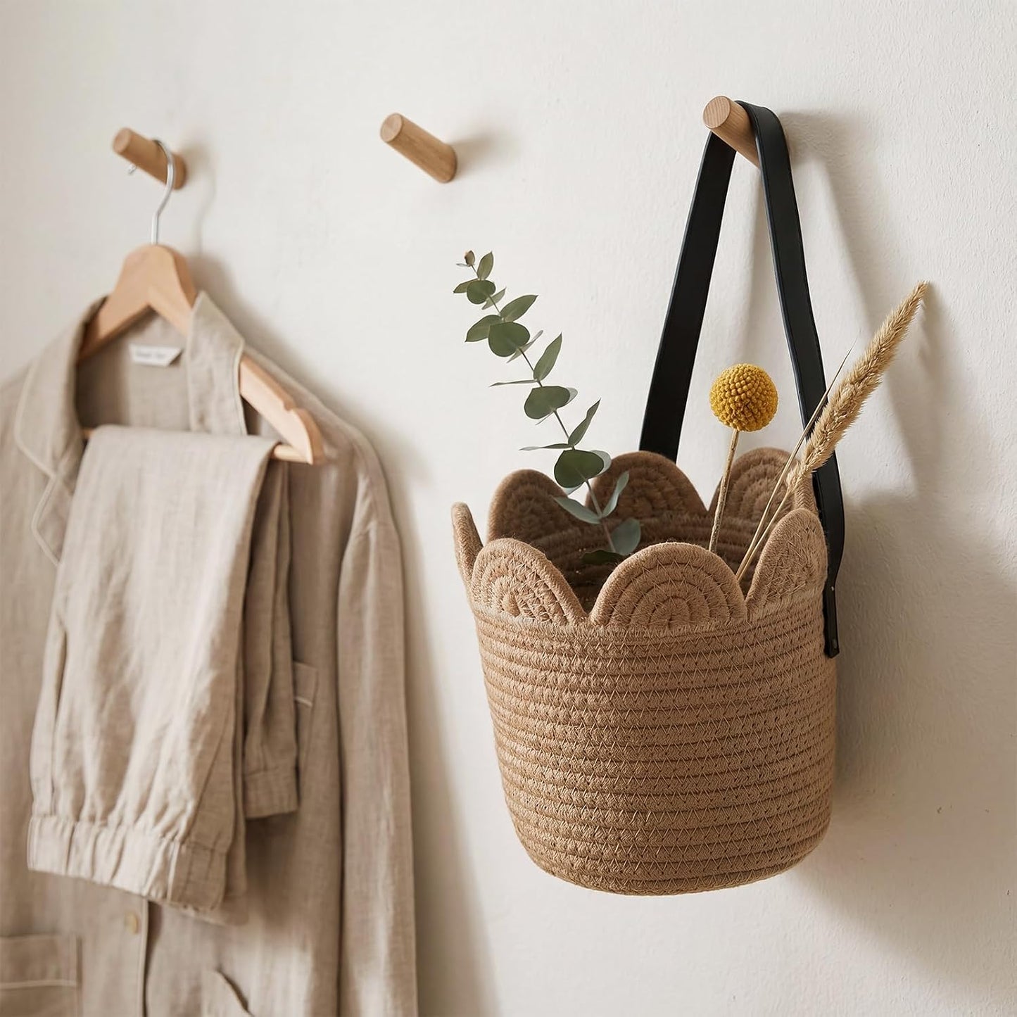 Scalloped Wall Basket Woven Hanging Baskets / Set of 2