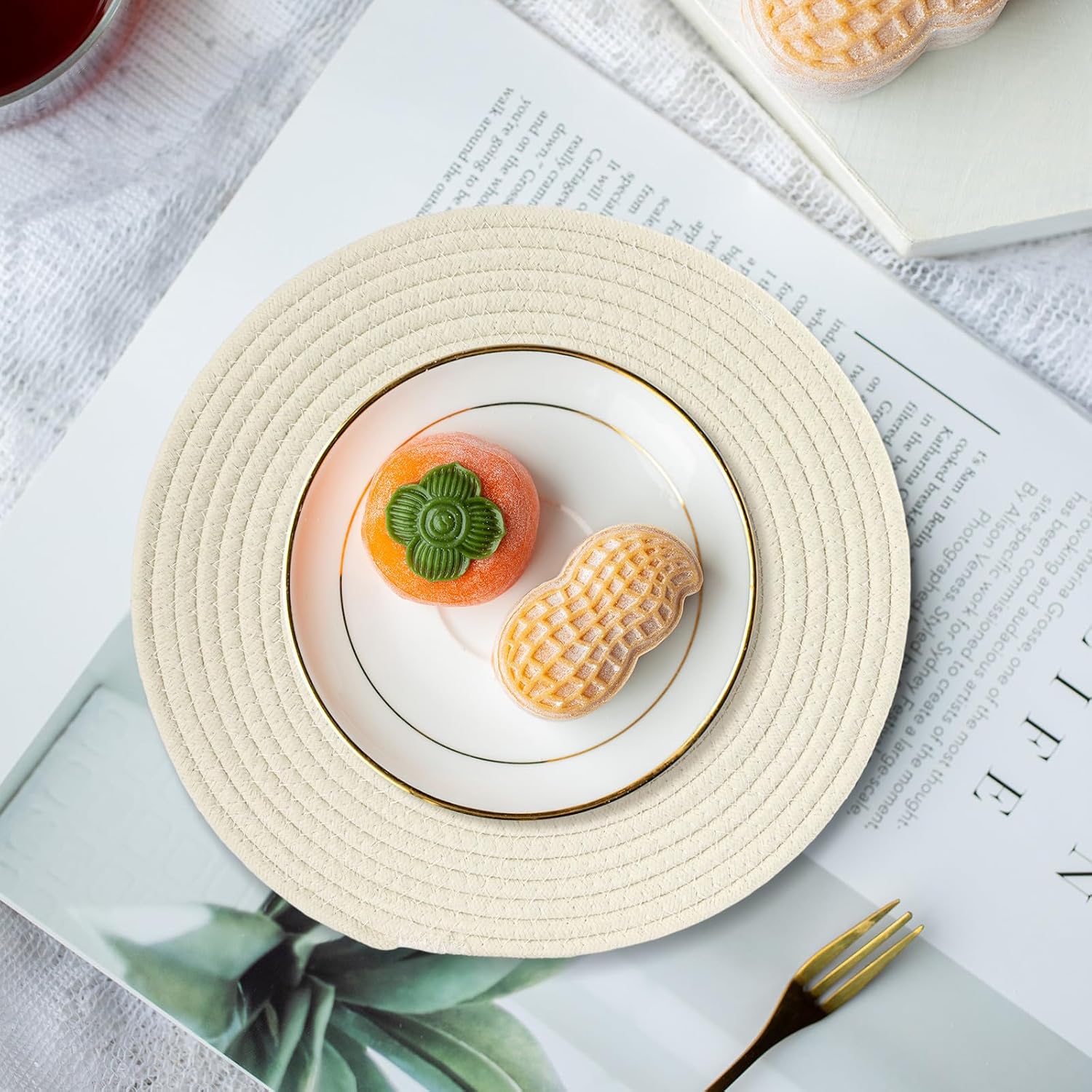 Round Woven Placemats Set of 8 Heat Resistant Placemats 13.5 Inches Farmhouse Cotton Rope Place Mats for Dining Tables