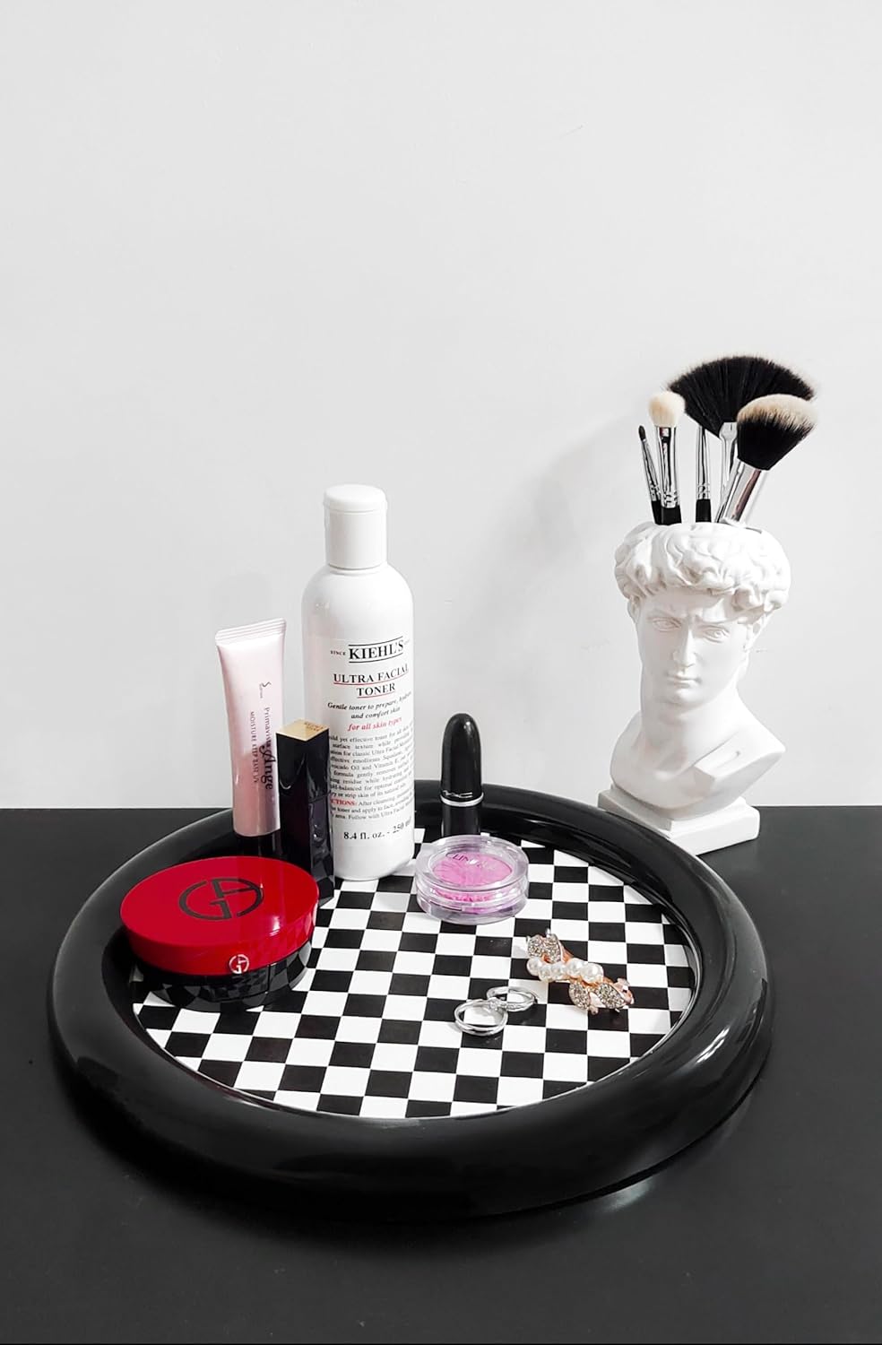 Checkered Decorative Tray / Round Black Checkered
