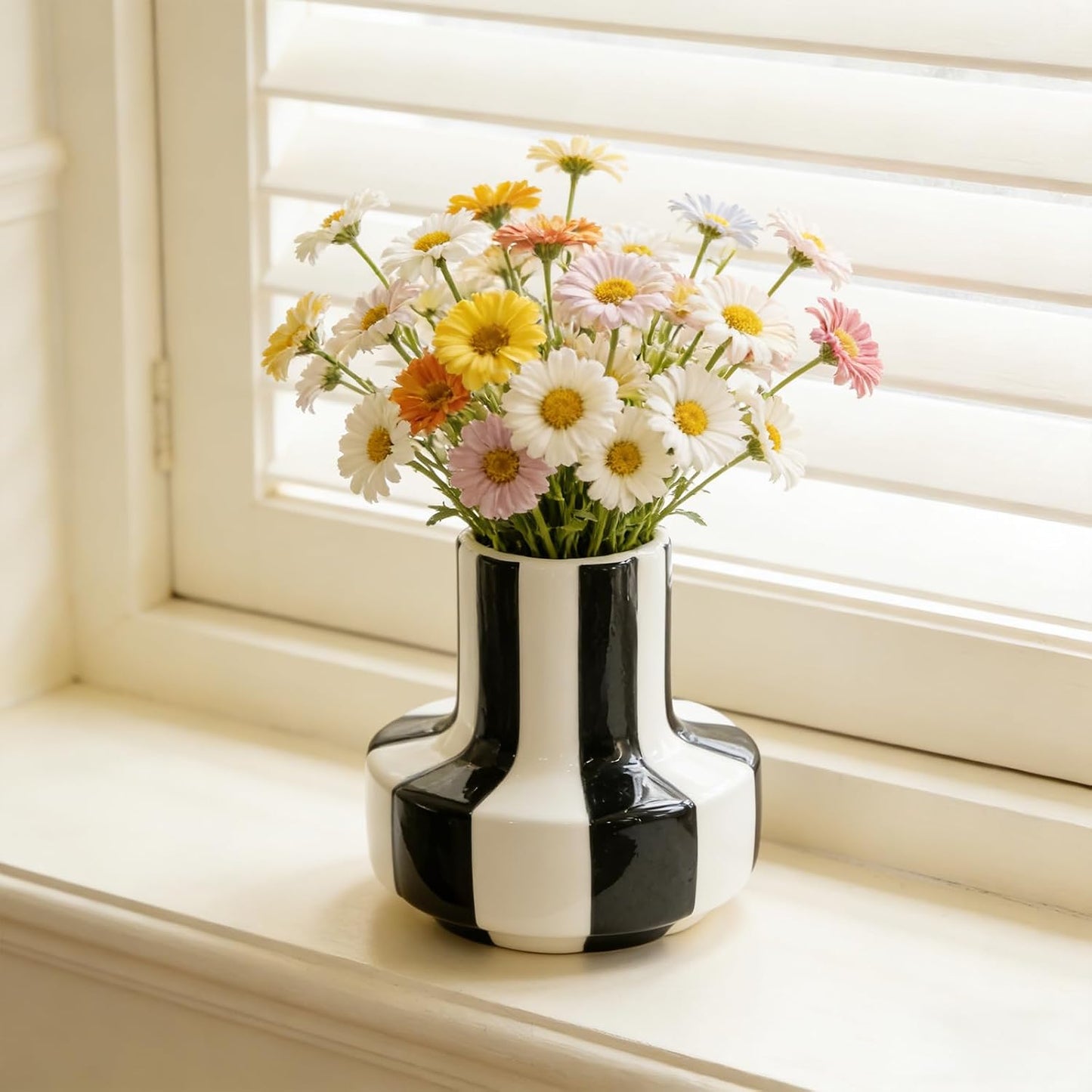 Striped Ceramic Vases / Black / 5.5 Inch