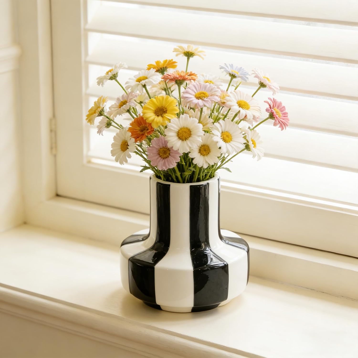 Striped Ceramic Vases / Black / 5.5 Inch