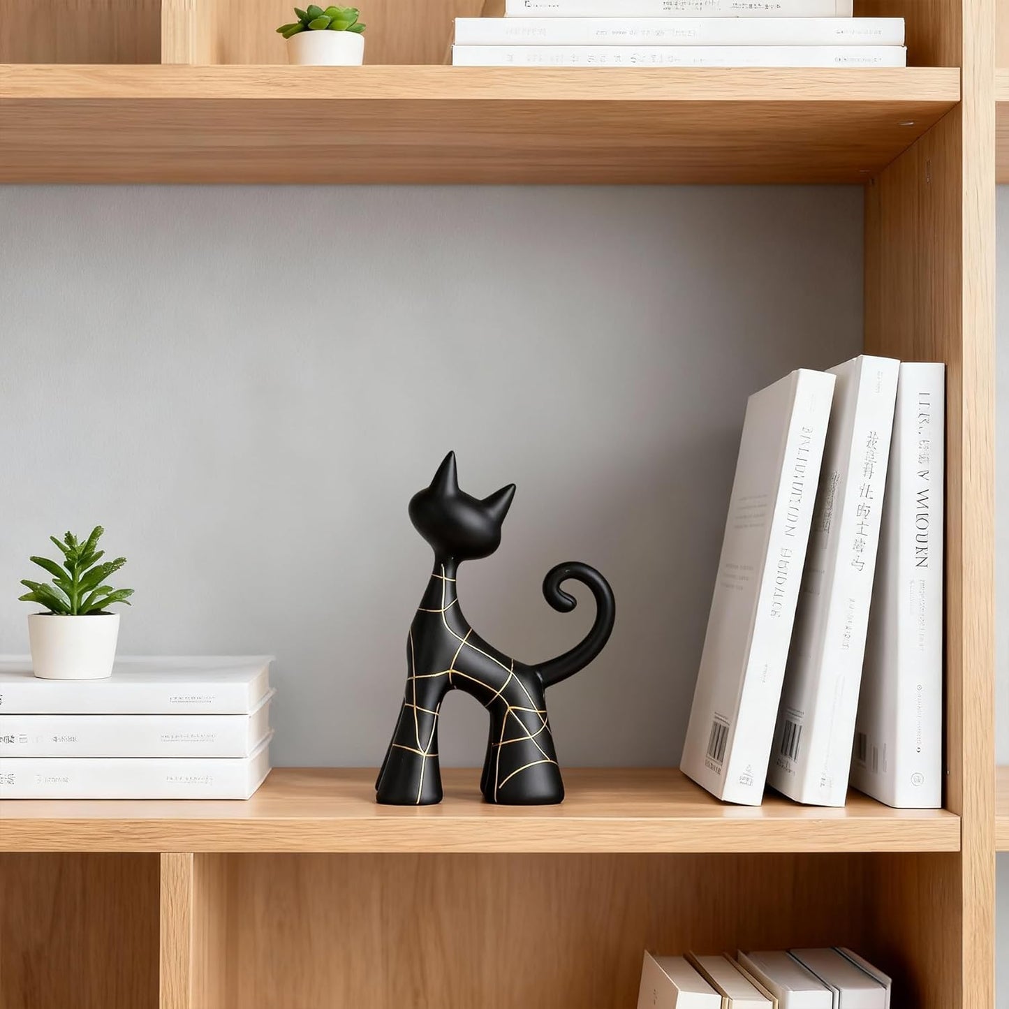 Modern Cat Statue Decor / Matte Black