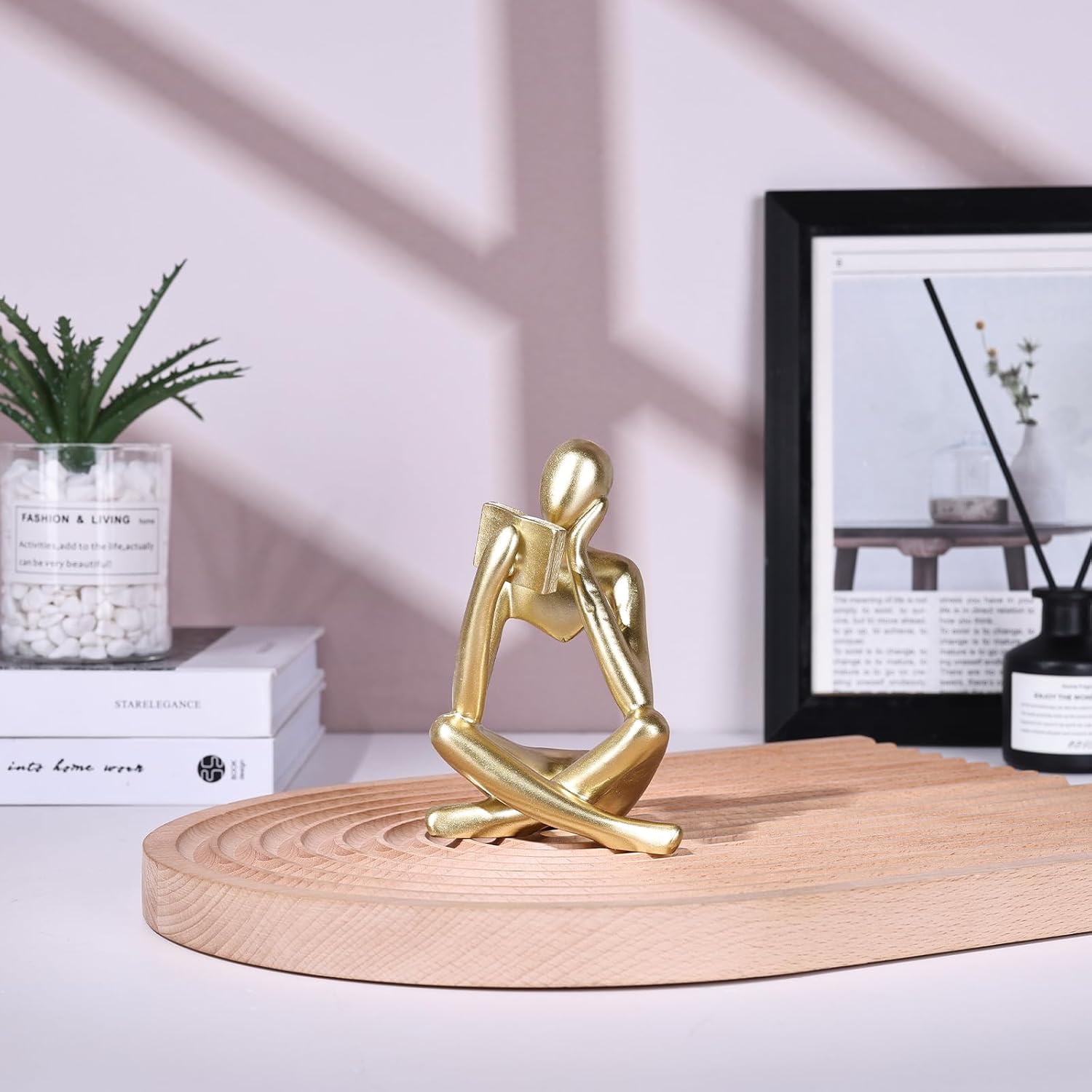 Modern Aesthetic Figurine Decoration / Gold