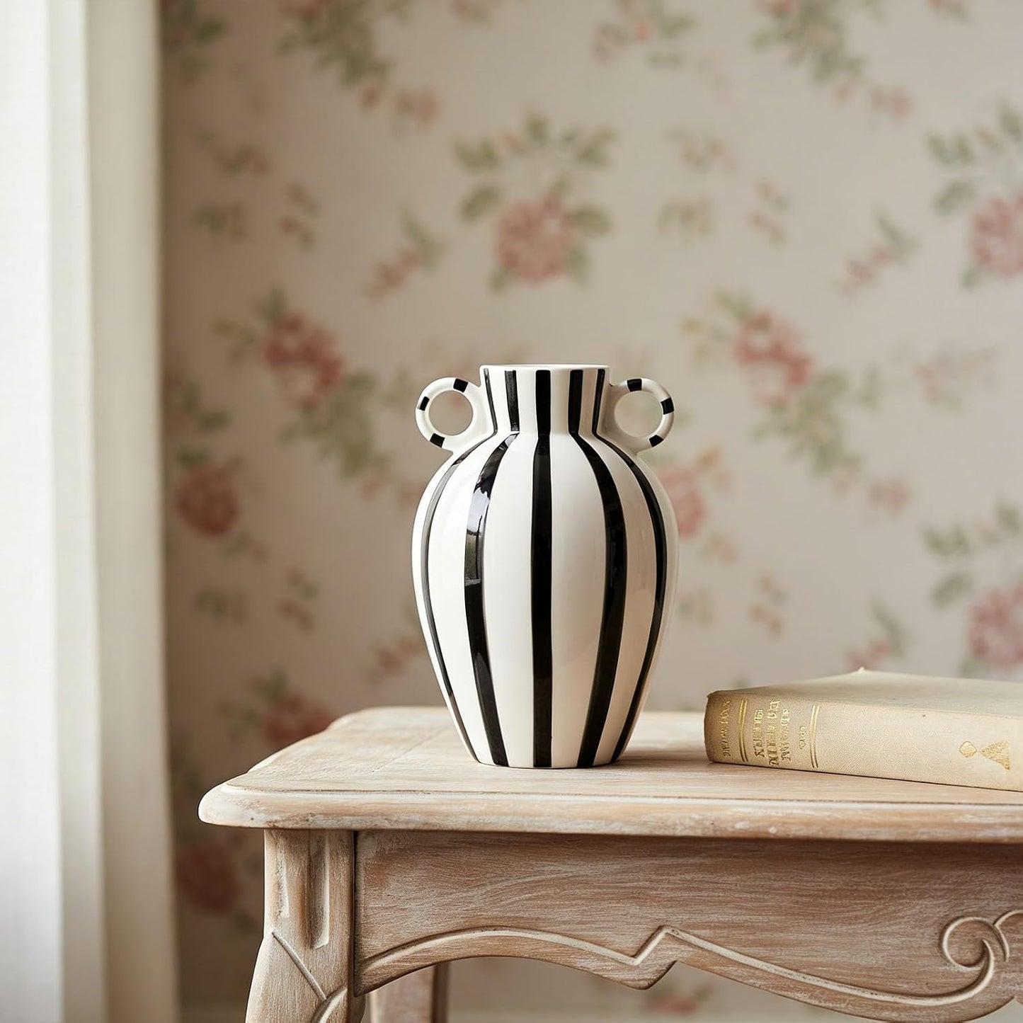 Ceramic Striped Flower Vase / Black