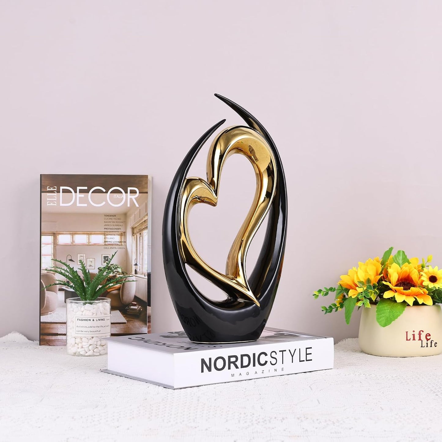 Heart Decor Ceramic Heart Statue Modern Shelves Knick Knacks Decor / Black and Gold