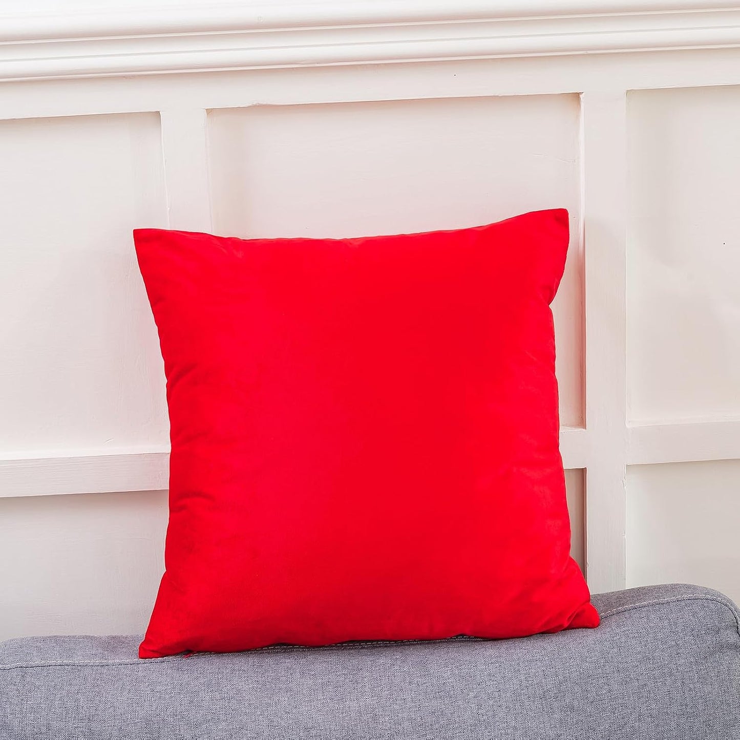 Throw Pillows Covers Soft Velvet Decorative Pillow Covers / Christmas Red / 18 x 18 / Set of 2