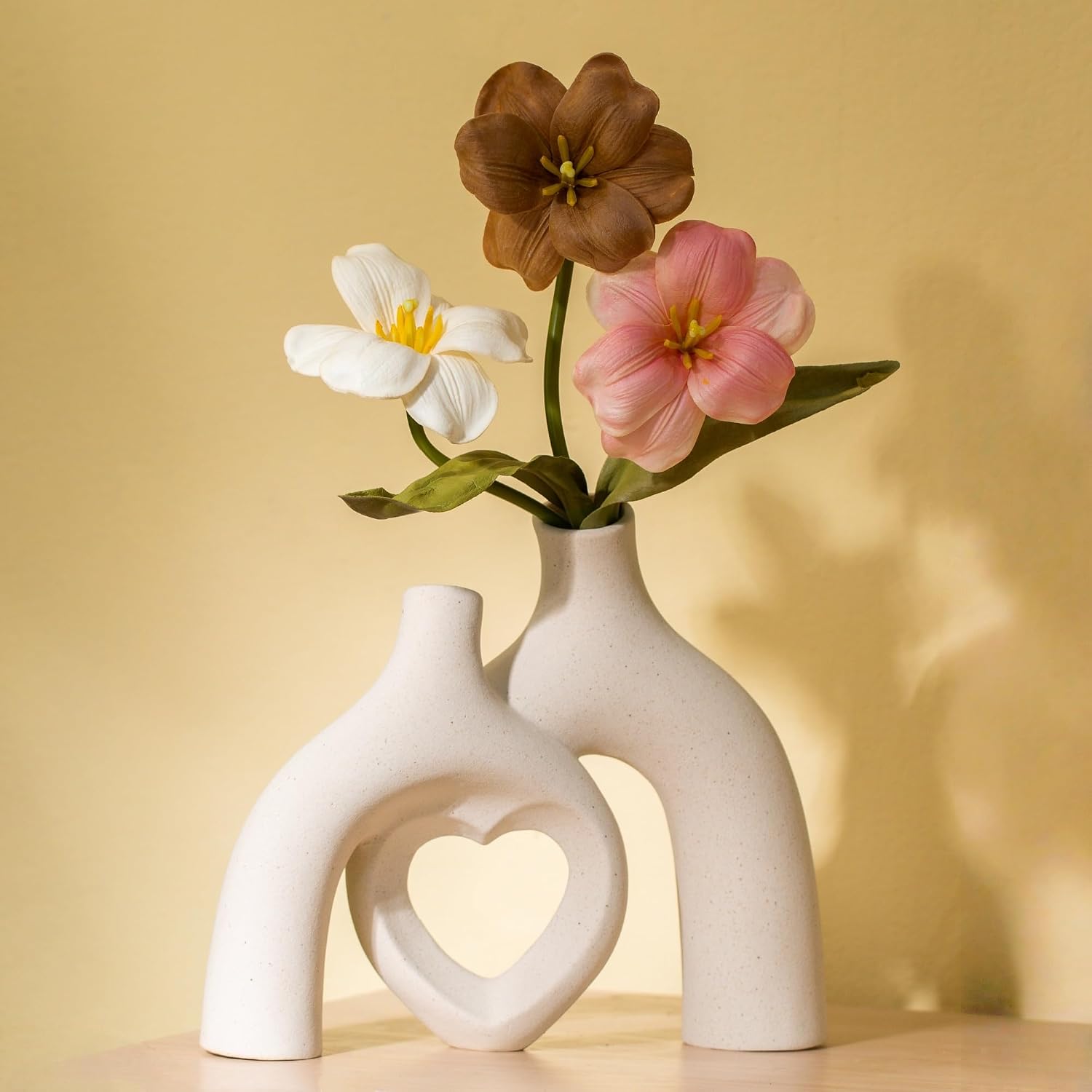 Snuggle Hollow Hug Donut Ceramic Vase / Heart - Beige / 8.3 Inch