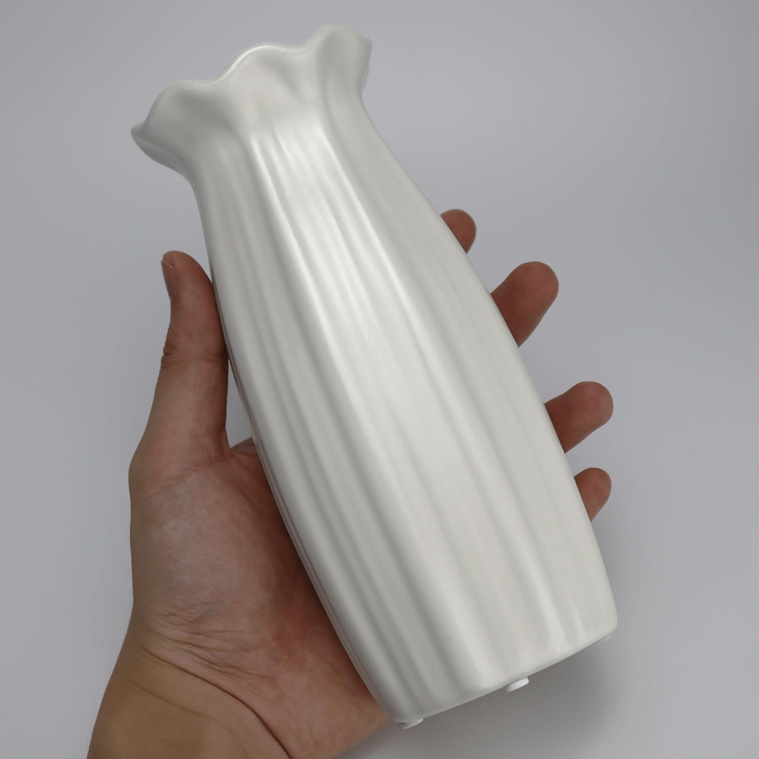 Ceramic Vase Small Vase Can be Used as Bedroom Study Living Room Dining / Hpby-03 / White / 7 Inch
