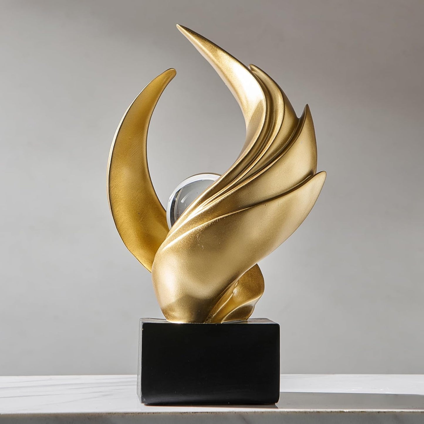 Resin Decorative Statue / Gold