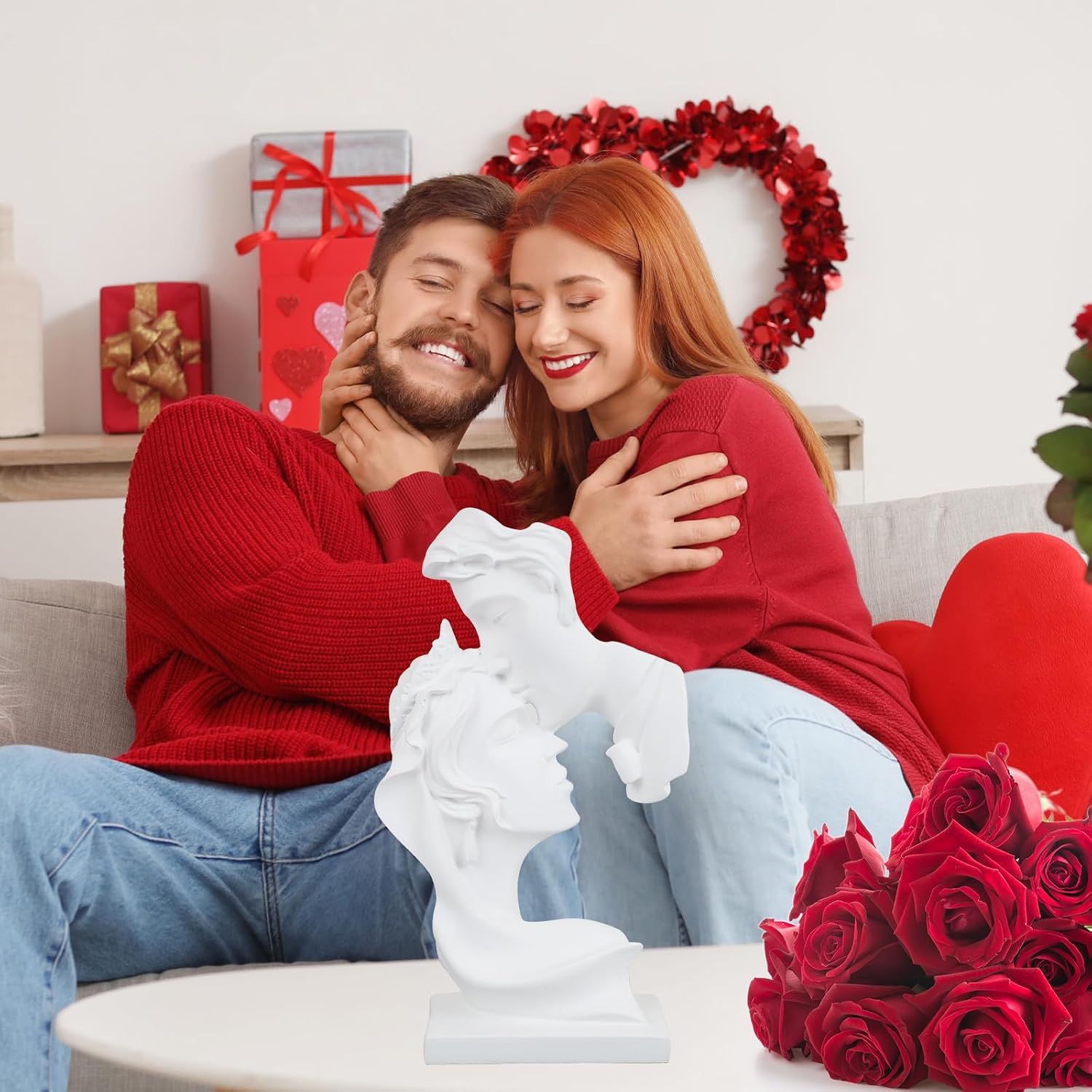 Abstract Art Couple Figurine / Couples Kiss