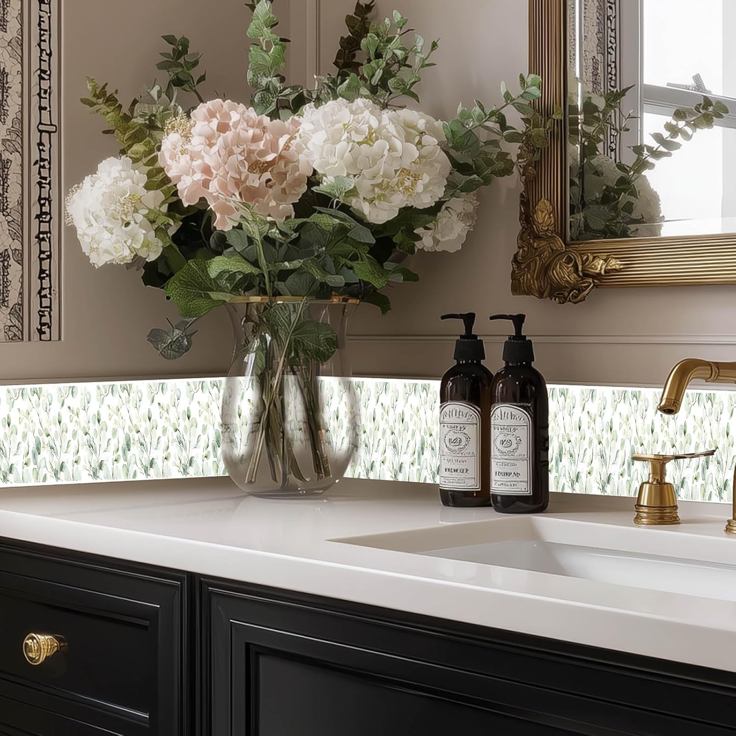 Wallpaper Border Peel and Stick / Eucalyptus Leaves / Green / 4 x 196