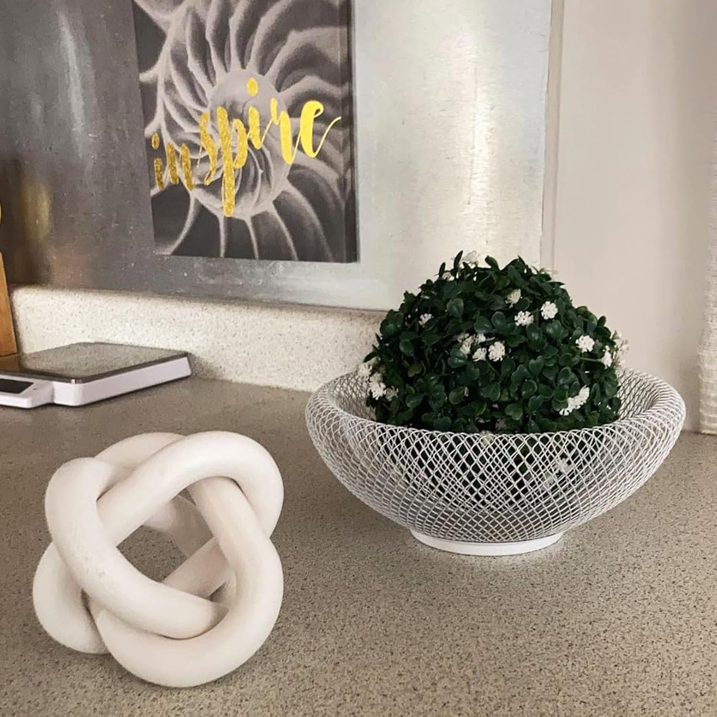 Wooden Knot Decor / White
