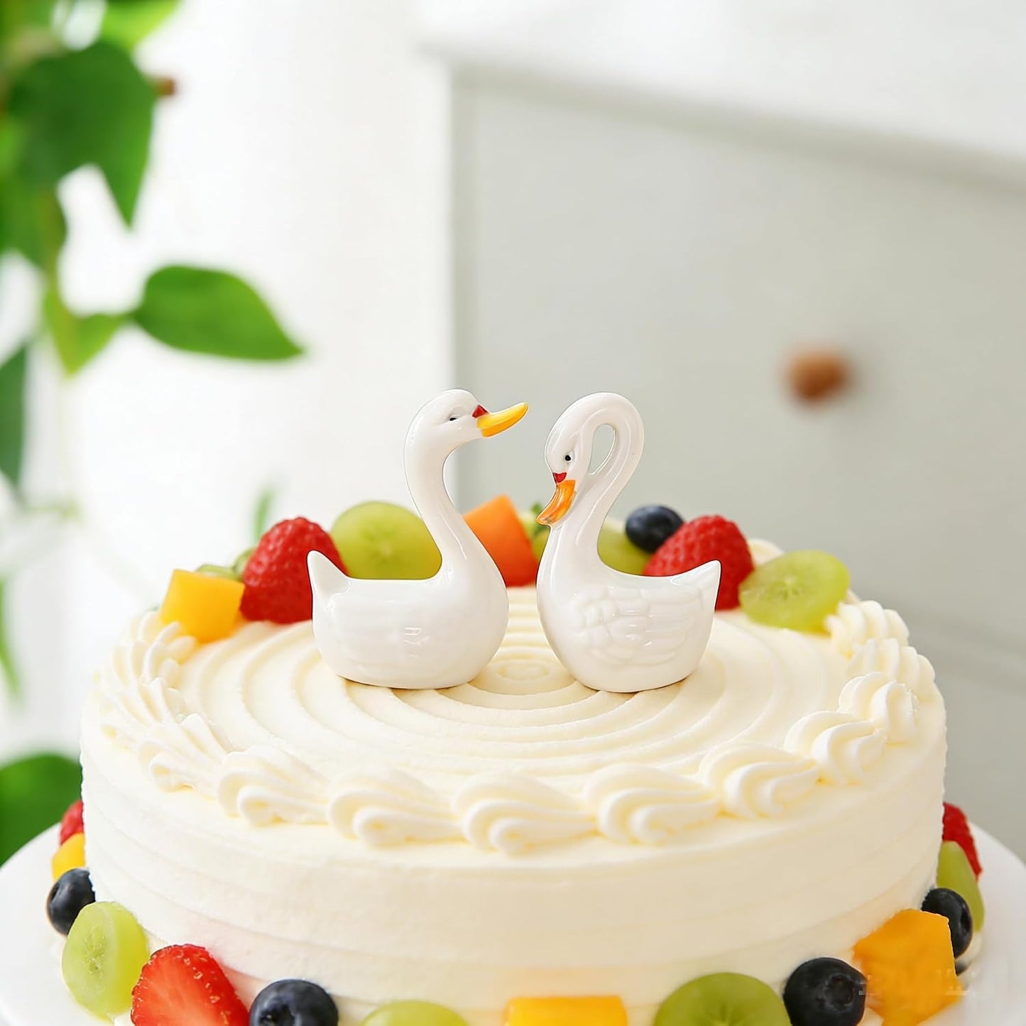 Ceramic Swan Figurines Cake Toppers / White / Small / Set of 2