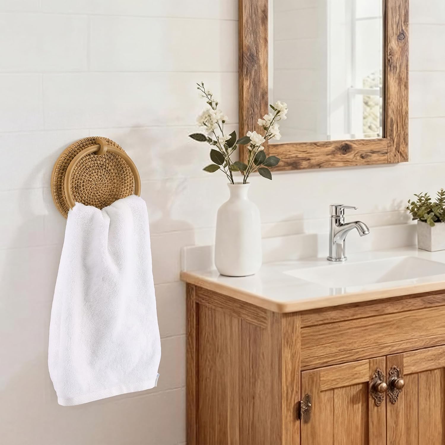 Rattan Towel Ring Rack / Natural
