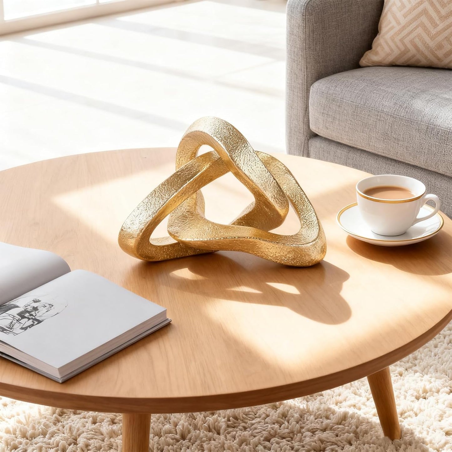Abstract Knick Knacks Coffee Table Modern Statue / Gold