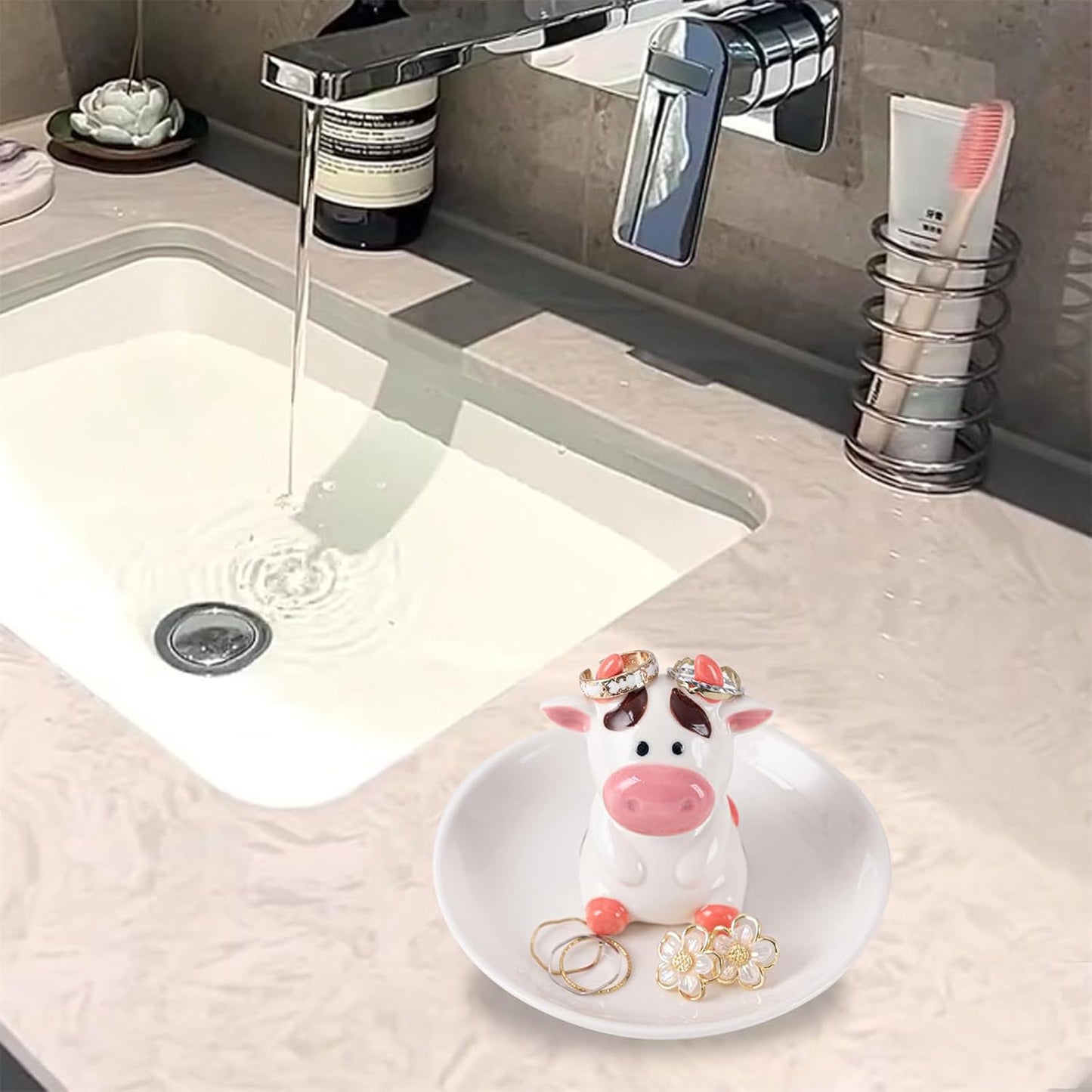 Ring Holder Jewelry Dish / Cow