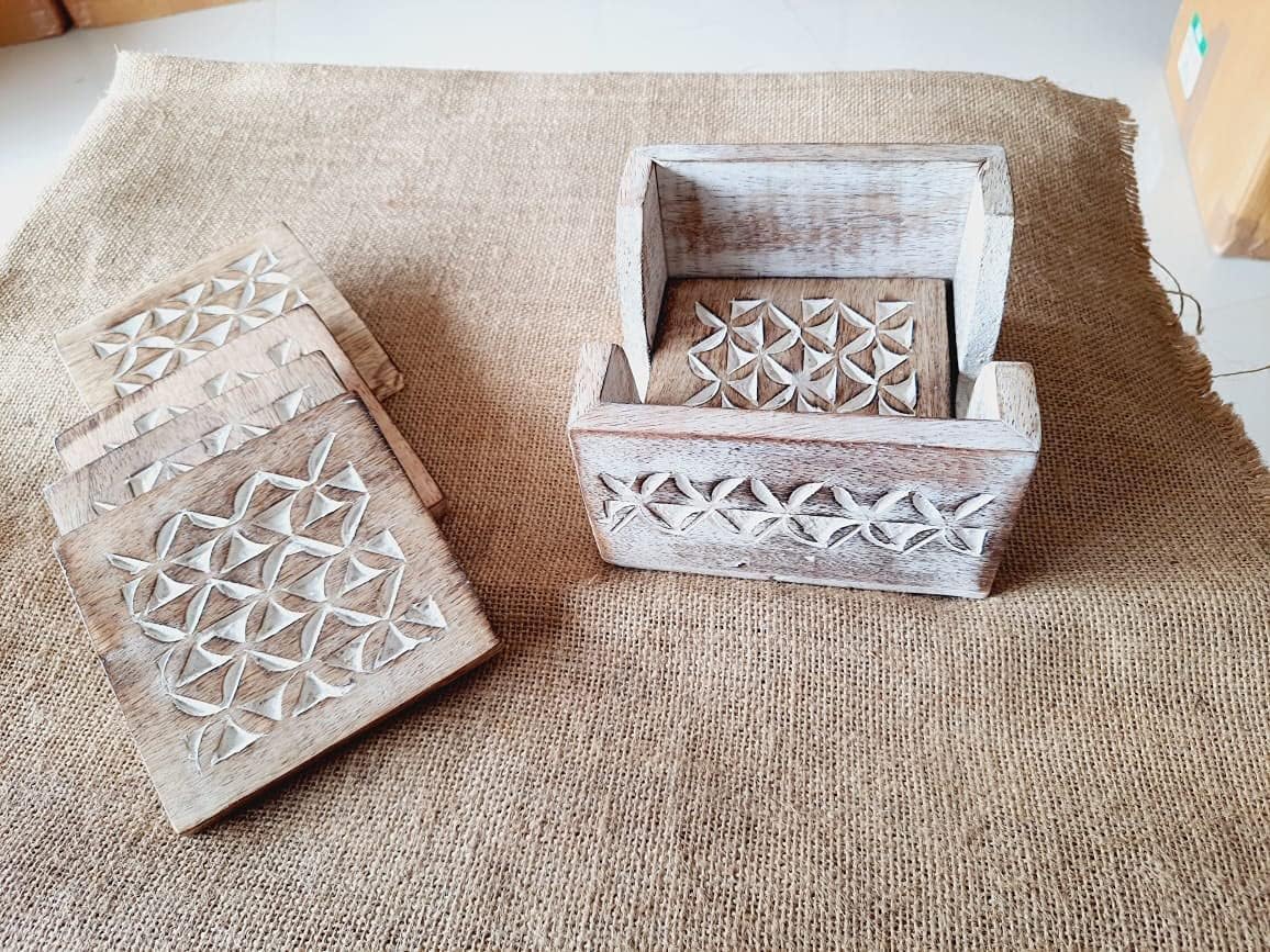 Holder Stand / Wooden Whitewash Coasters / Design4 / White / Set of 6