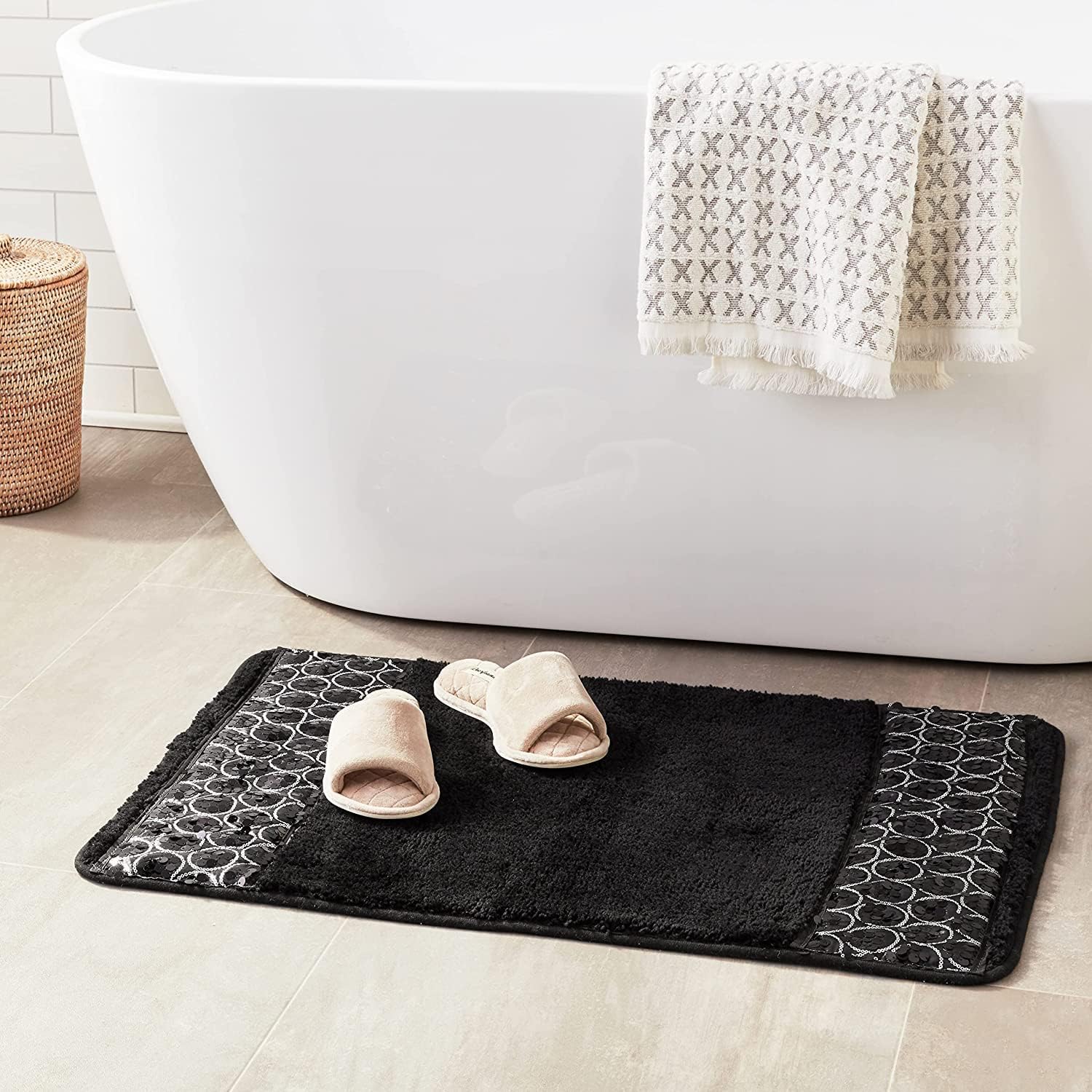 Zahari Home Sinatra Black Bathroom Rug Classic Luxury Bath Rug Contemporary Decor Black Bath Mat for Shower Unique