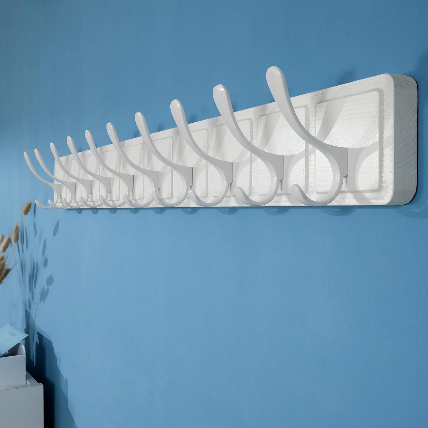 SKOLOO Scandi-Style Wooden Carved-Block Coat Hook, Wall Coat Hanger with 10 Hooks for Hanging Clothing, Hats, Scarves