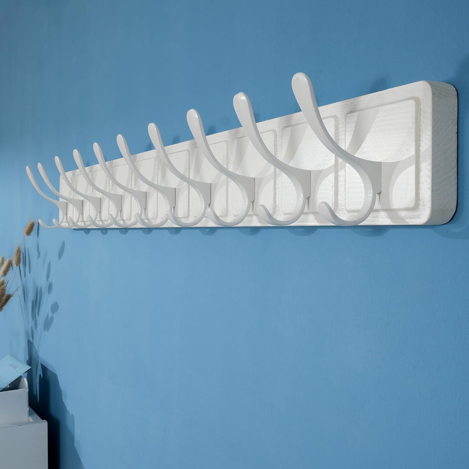 SKOLOO Scandi-Style Wooden Carved-Block Coat Hook, Wall Coat Hanger with 10 Hooks for Hanging Clothing, Hats, Scarves