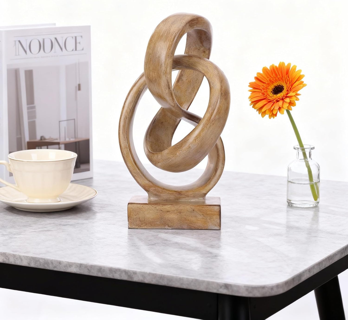 geometric decorative statue / Original