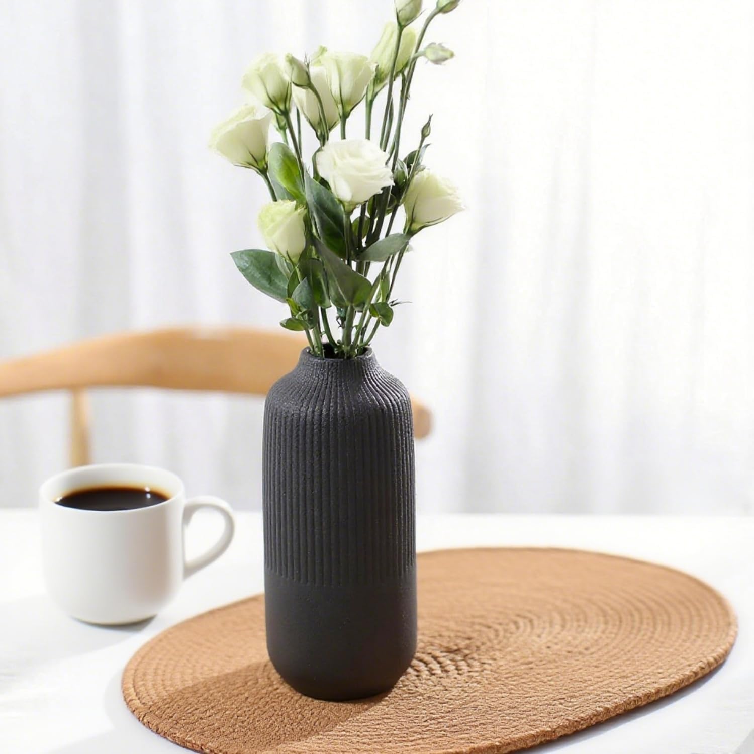 Ceramic Vase for Flowers / Black / Middle / 8 Inch