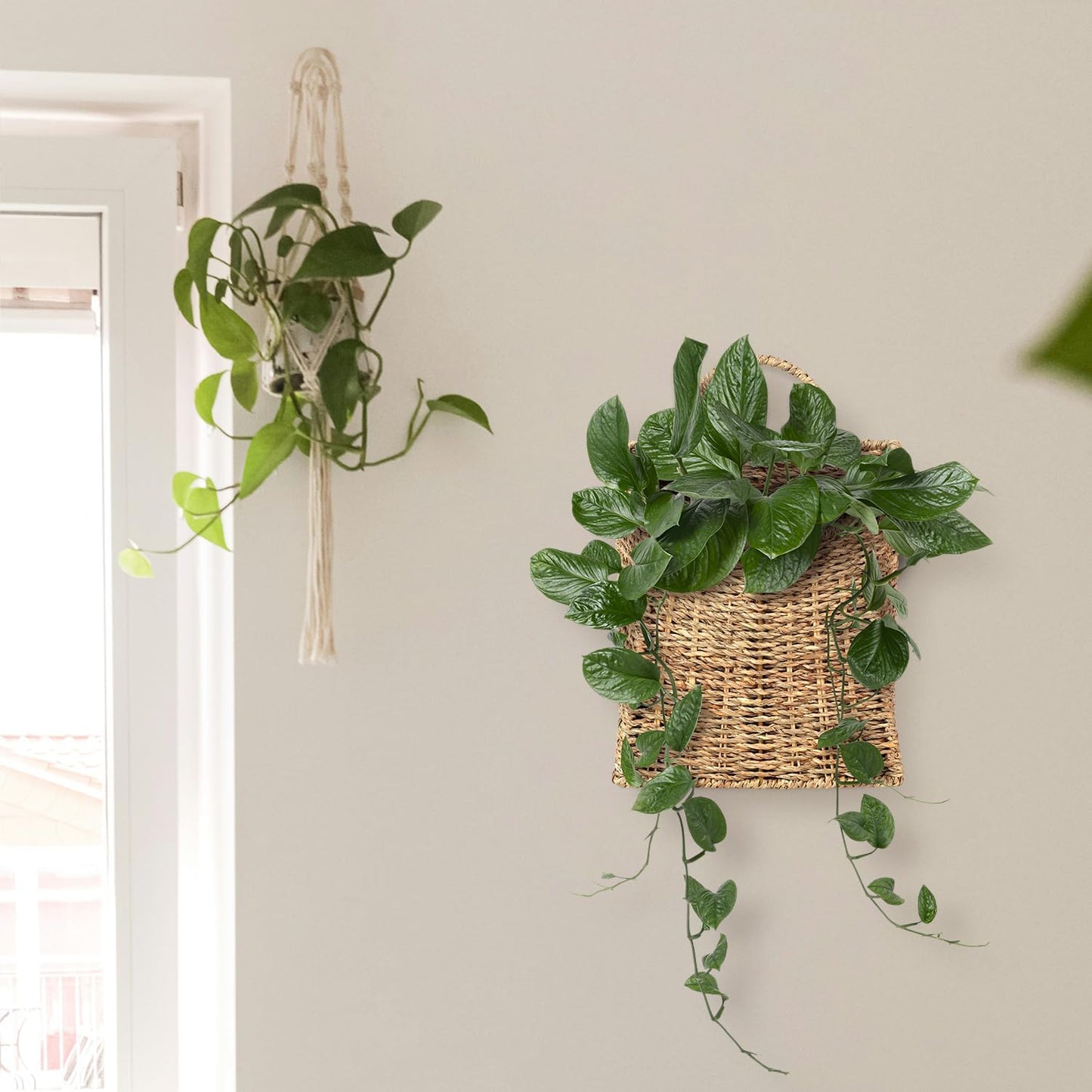 Hanging Wall Wicker Basket / Dark Brown