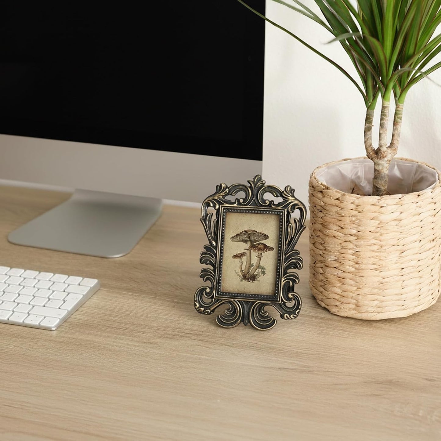 Vintage Small Picture Frame / Mushroom